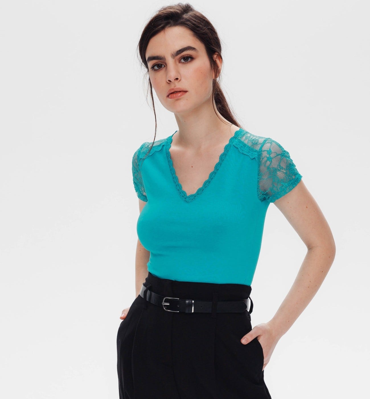 Jersey body with lace trim