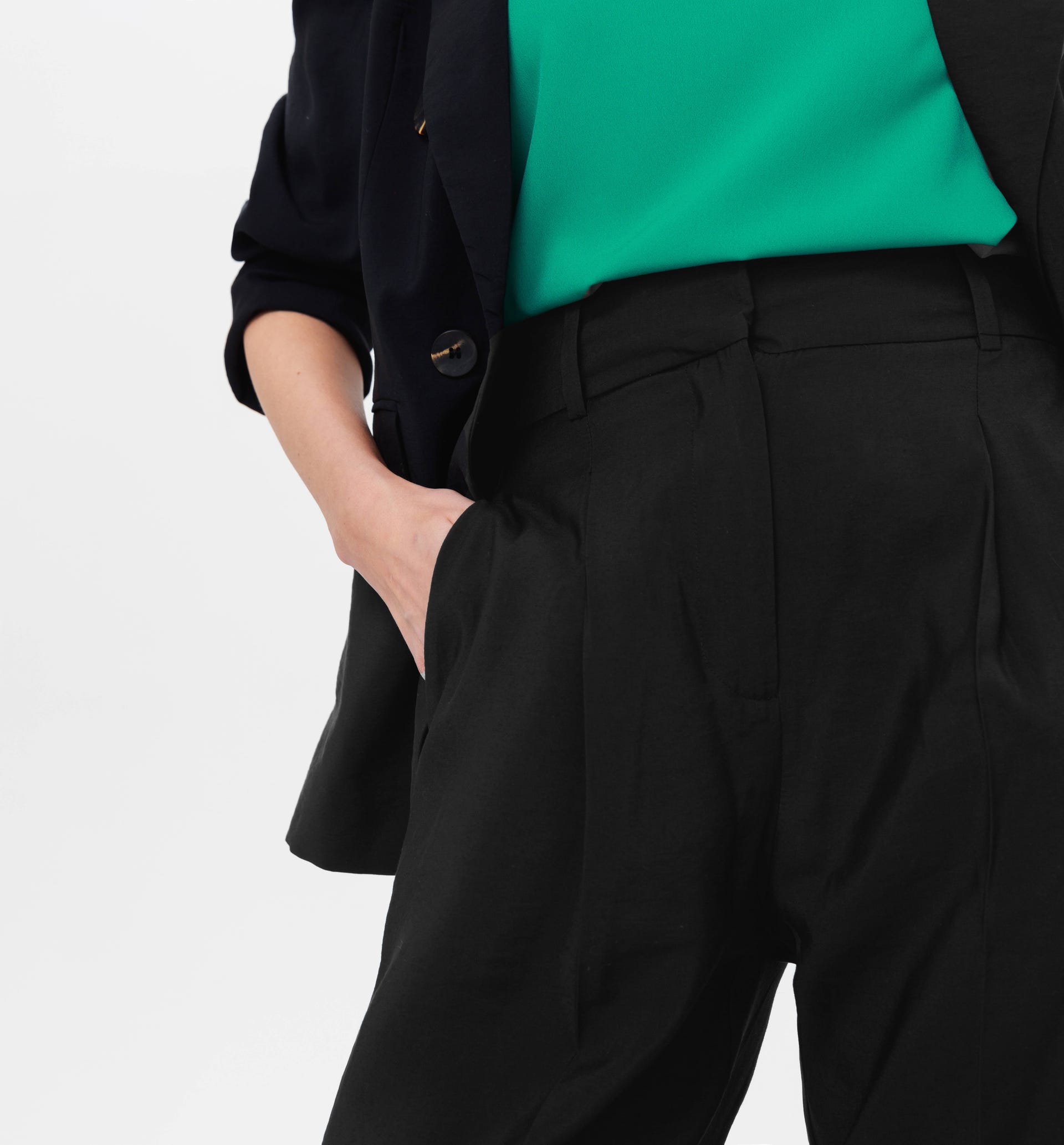 Pantalón de pinzas sedoso