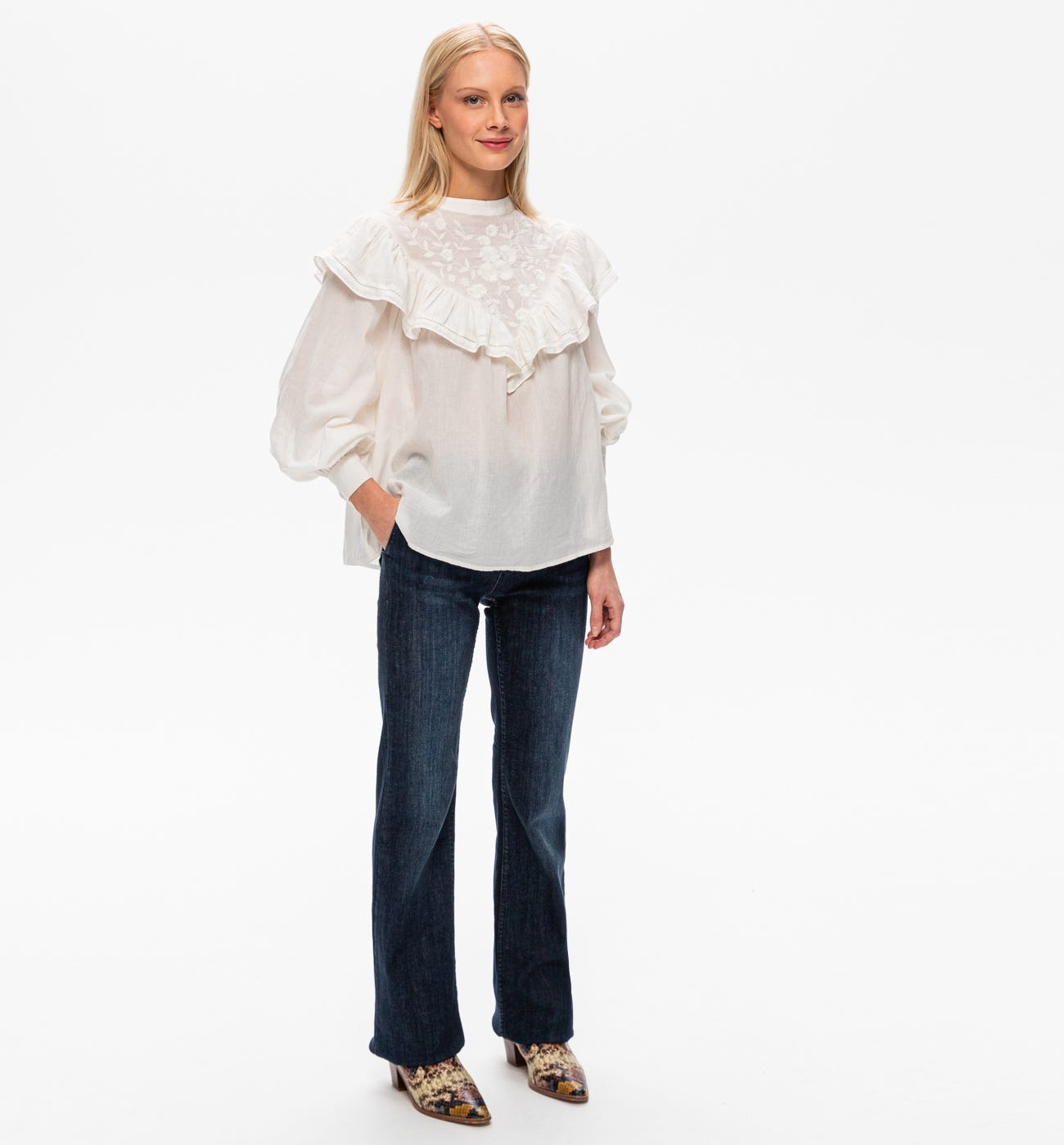 Blusa romántica con volantes