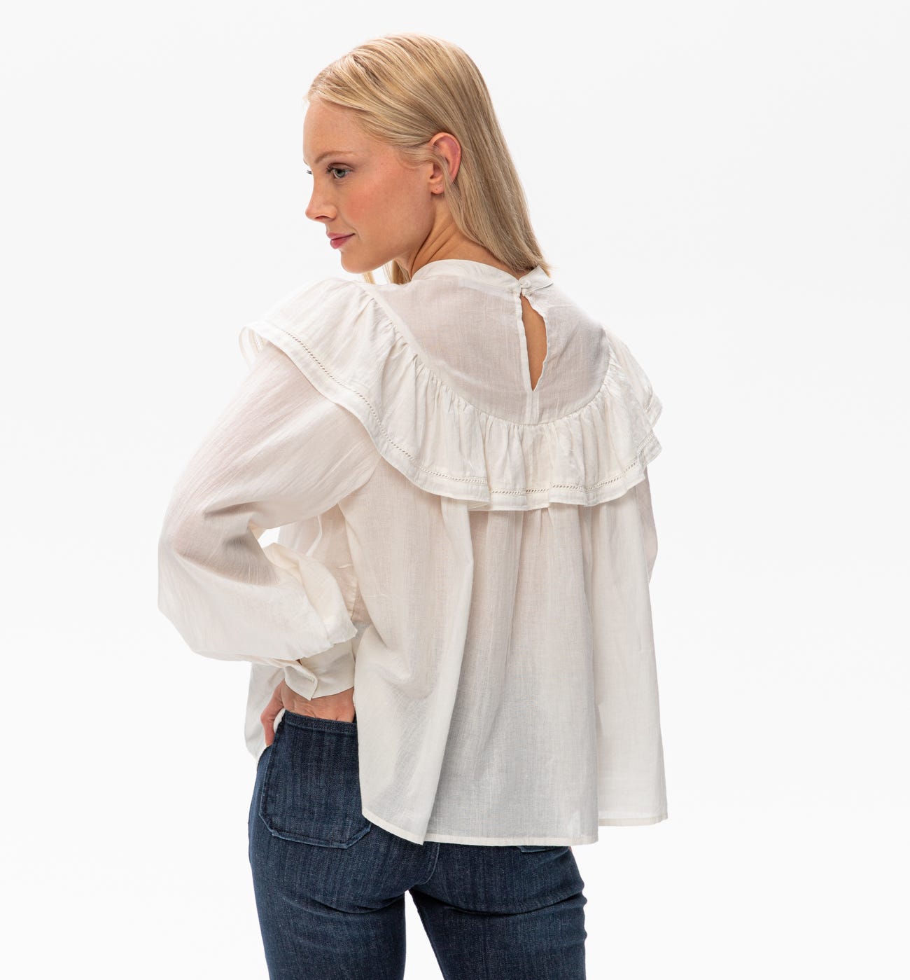 Blusa romántica con volantes
