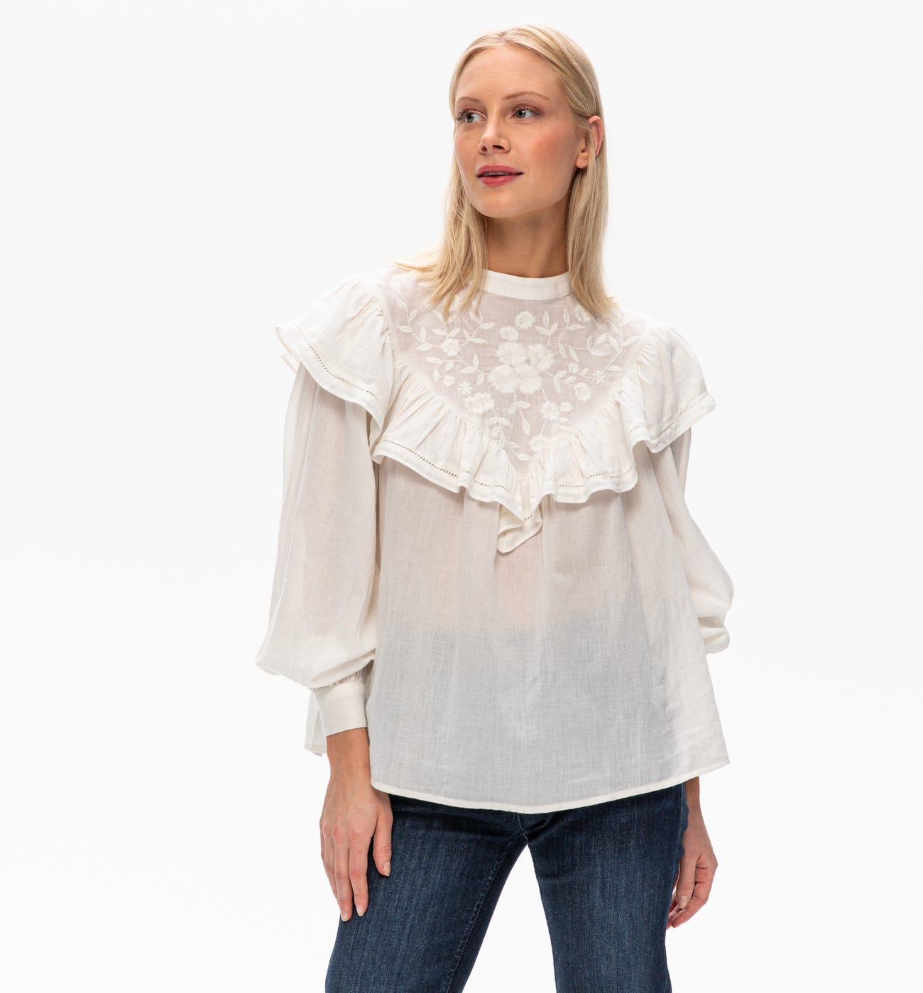 Blusa romántica con volantes