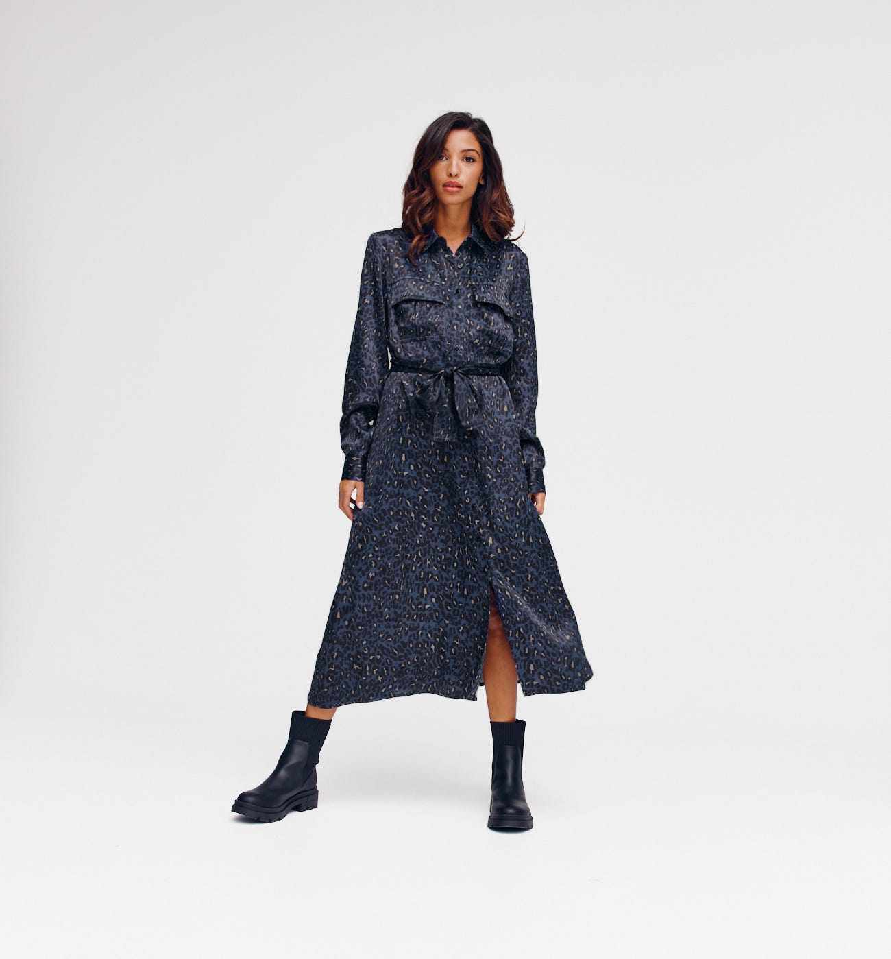 Long sheen shirtdress