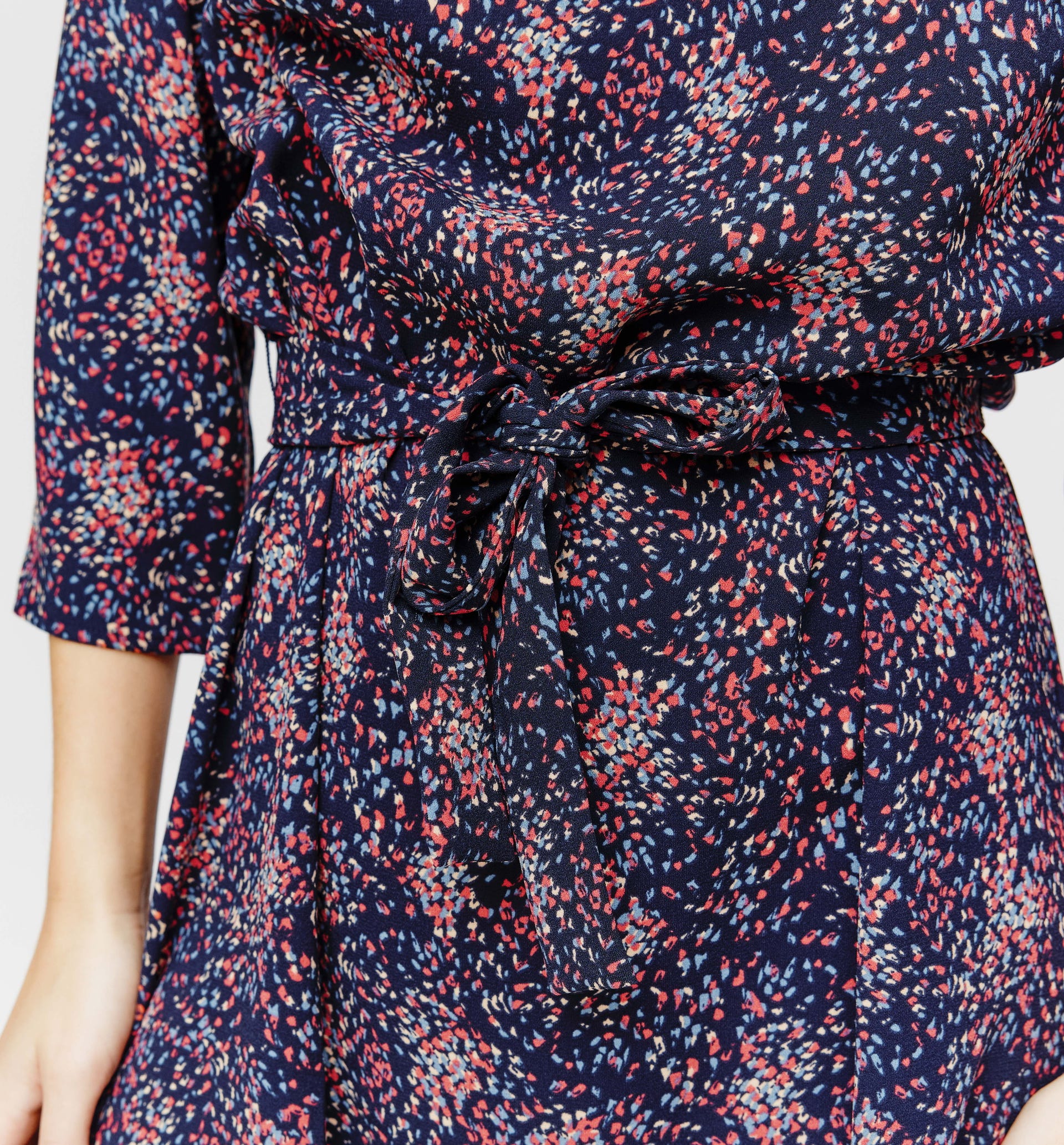 Robe courte ceinturée Femme