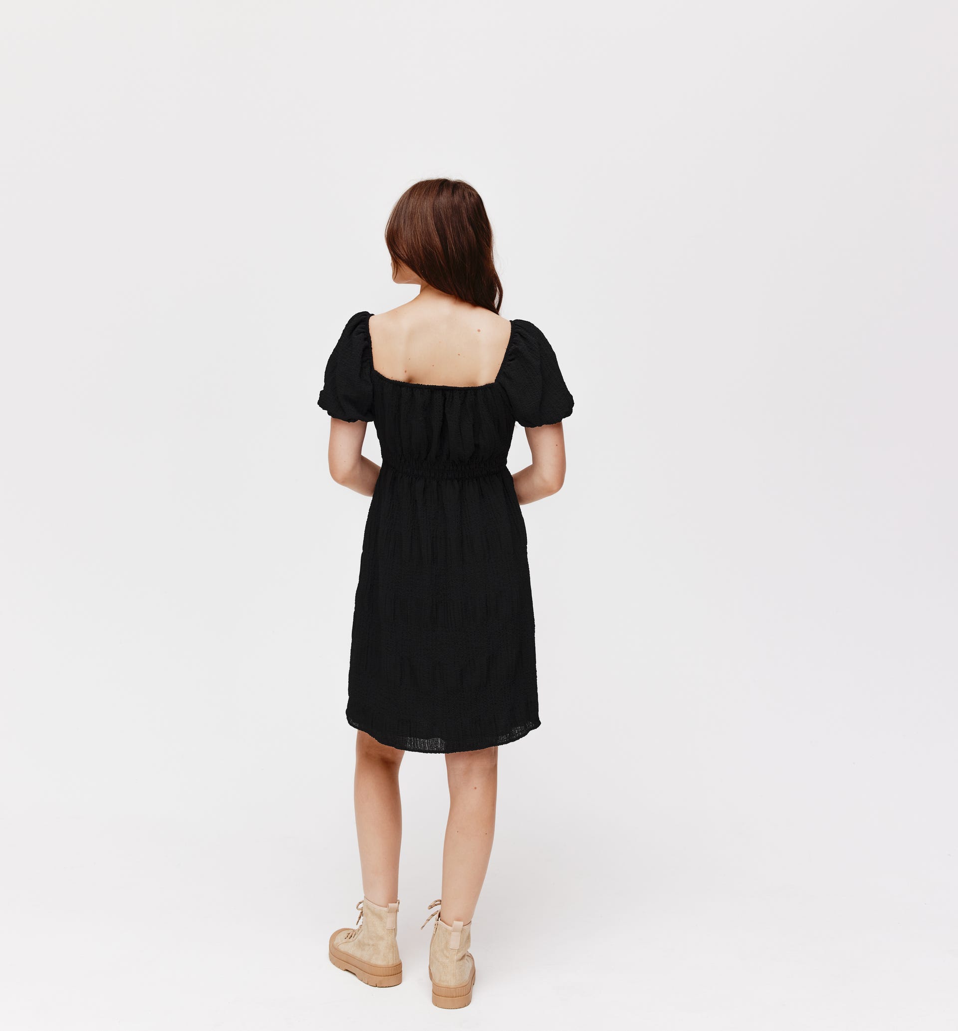 Kleid mit kurzen Ballonärmeln