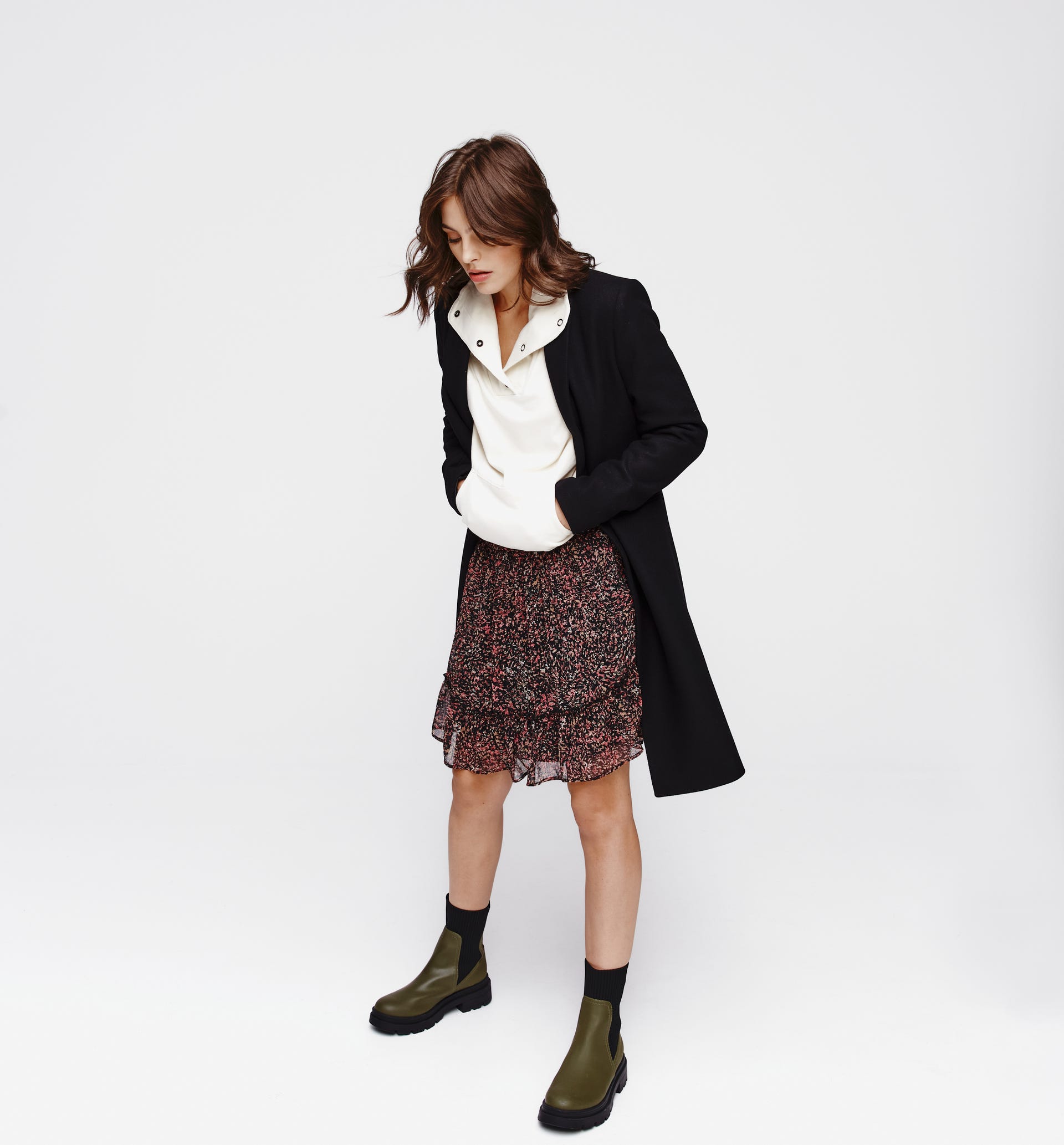Short frilly skirt