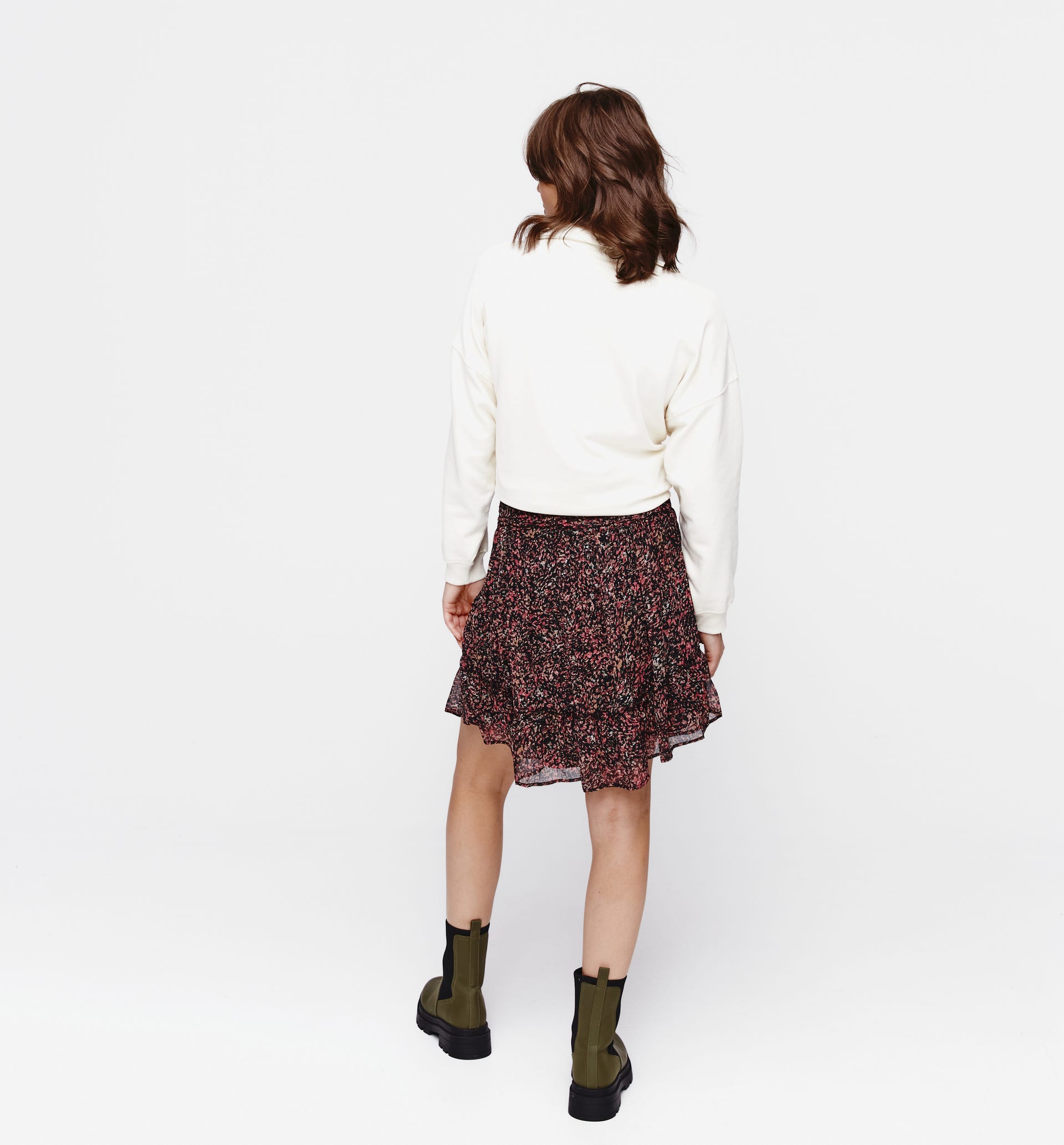 Short frilly skirt