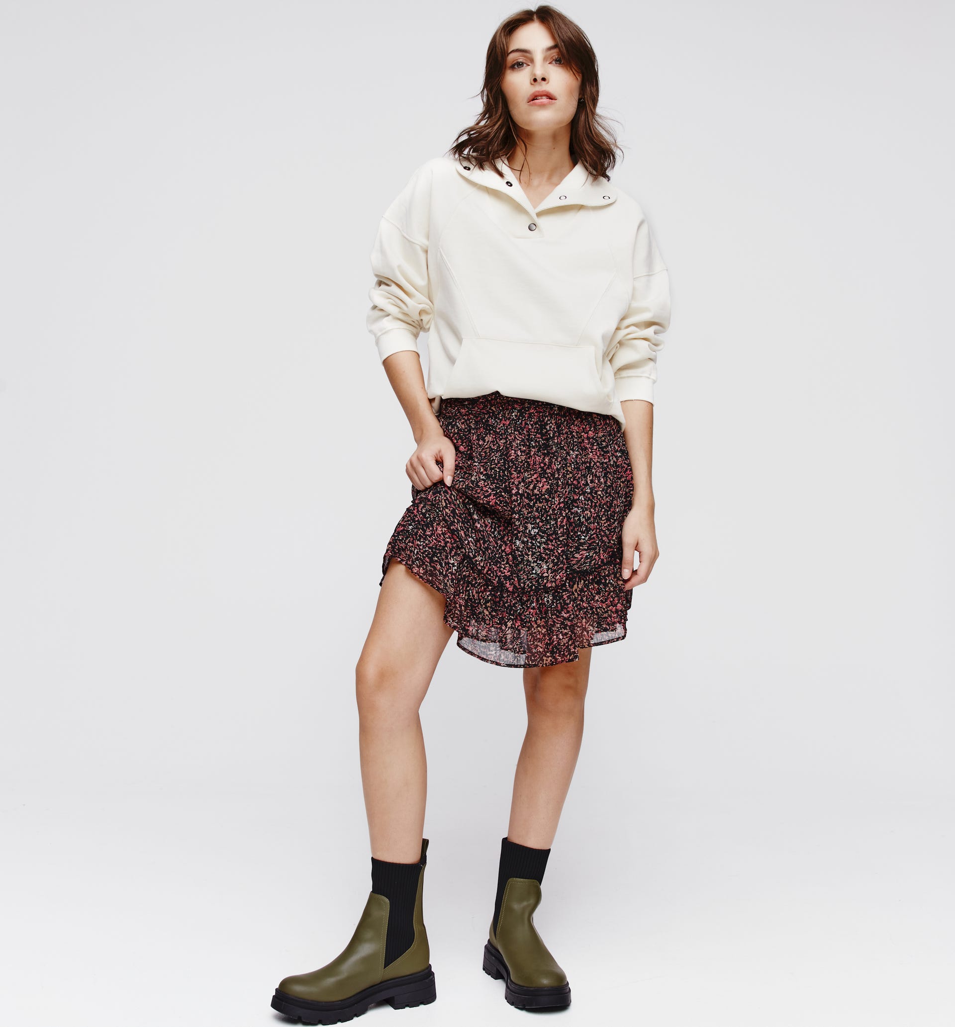Short frilly skirt