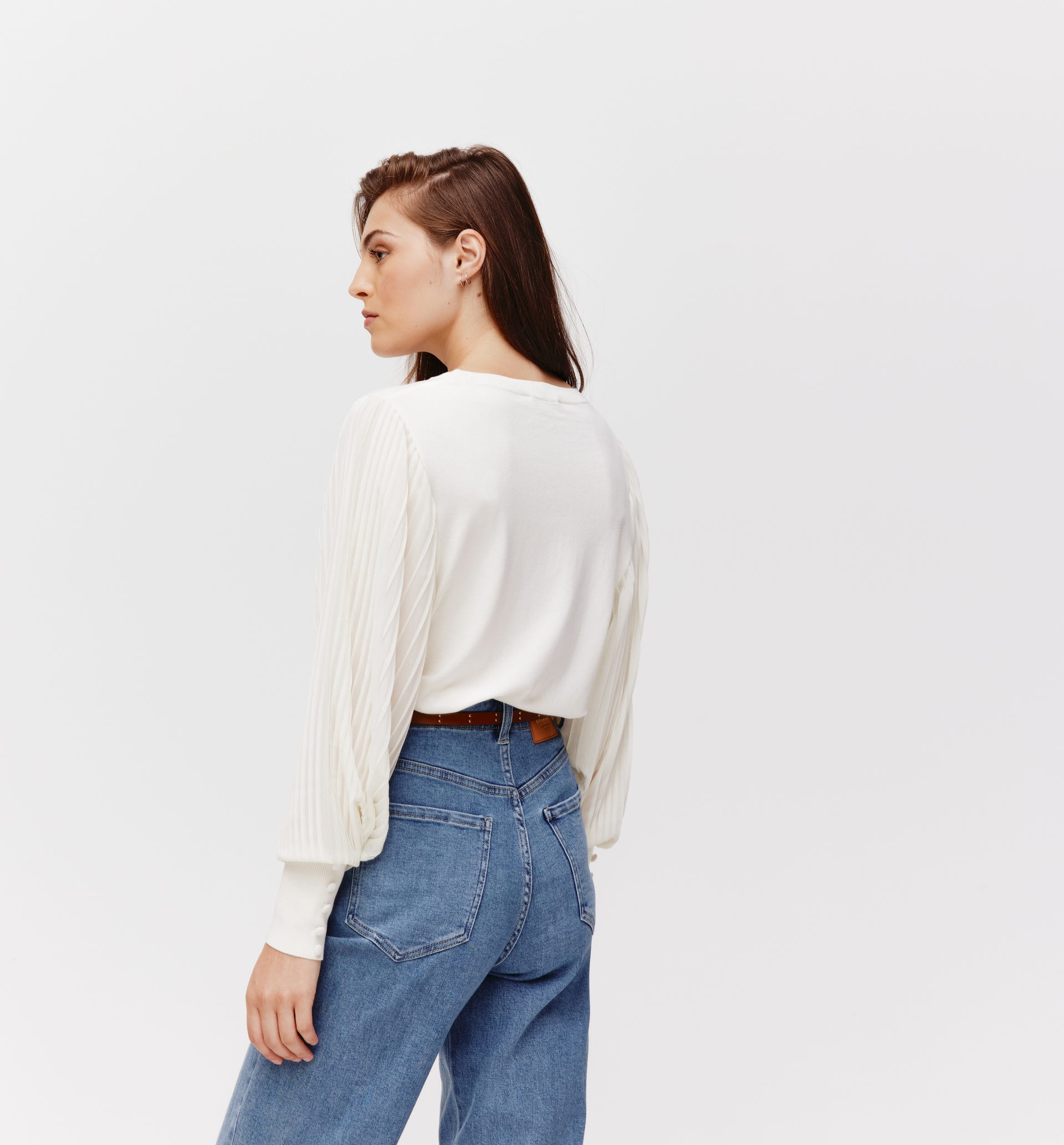 Jumper with pleat puff sleeves