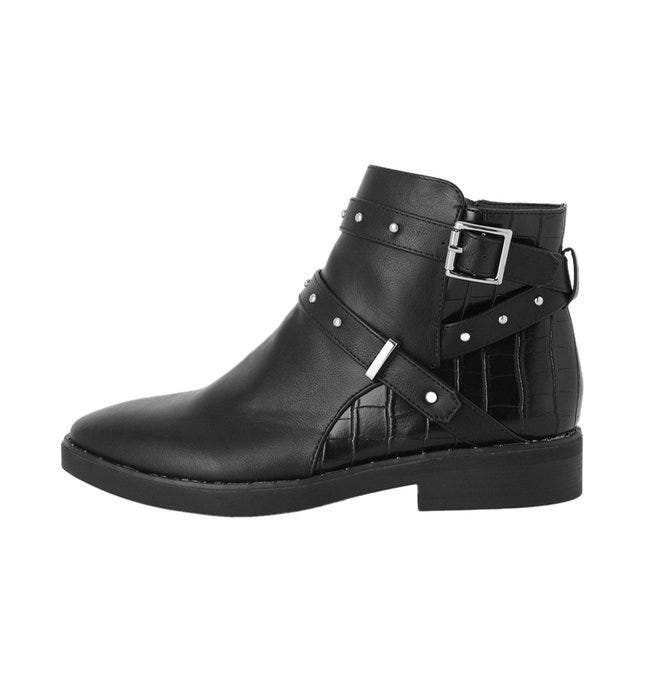 Botines tachuelas