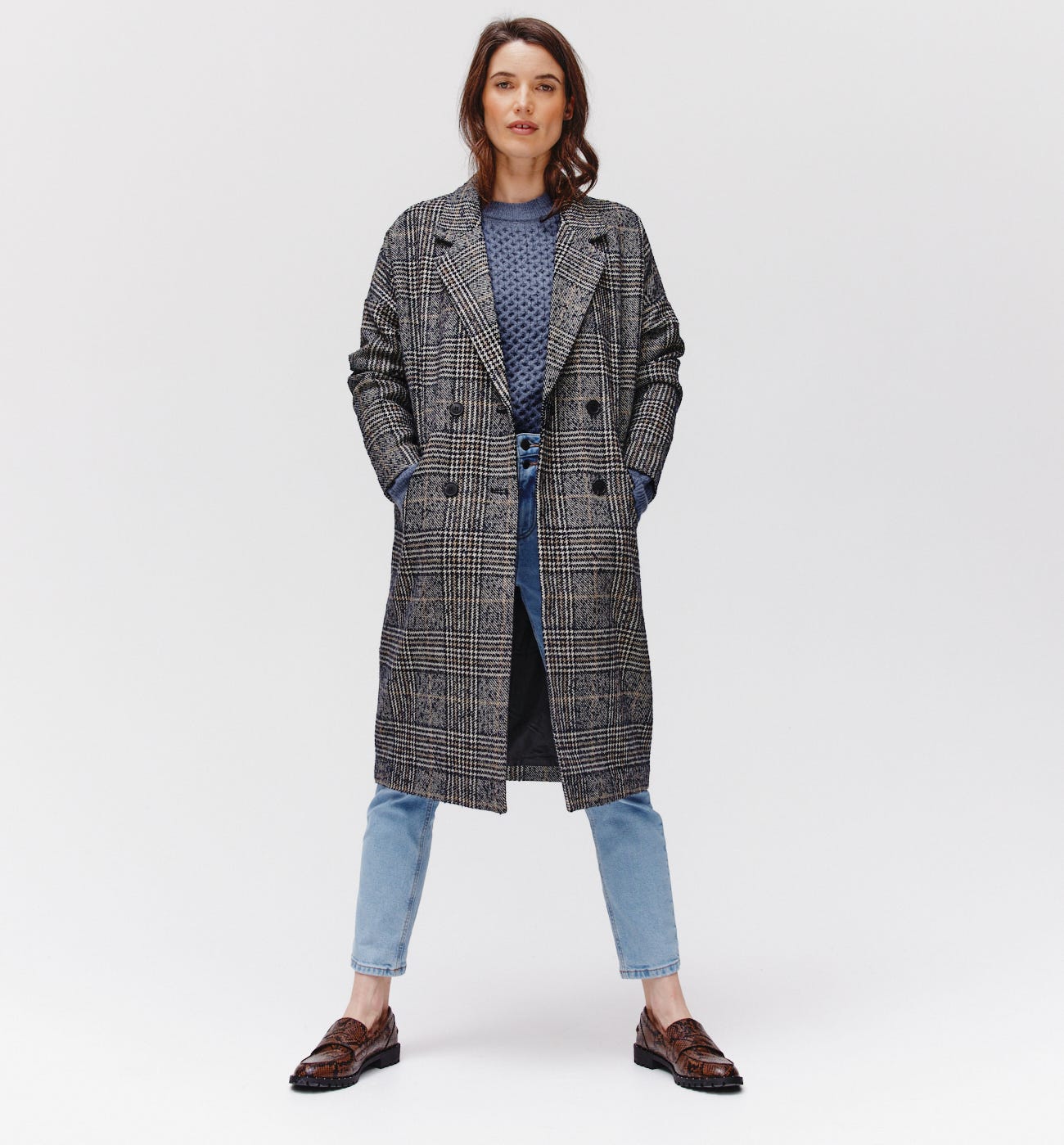 Sweter z fantazyjnymi włóknami