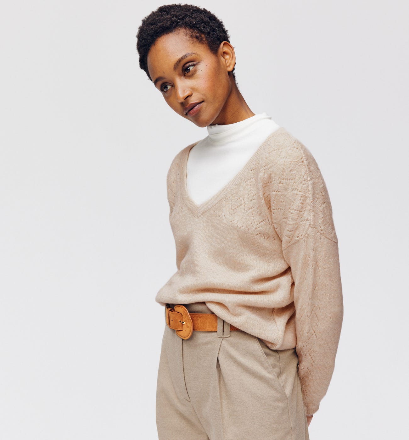 V-Pullover mit Lochmuster
