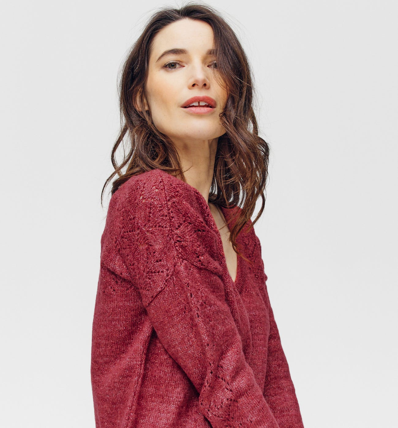 V-Pullover mit Lochmuster