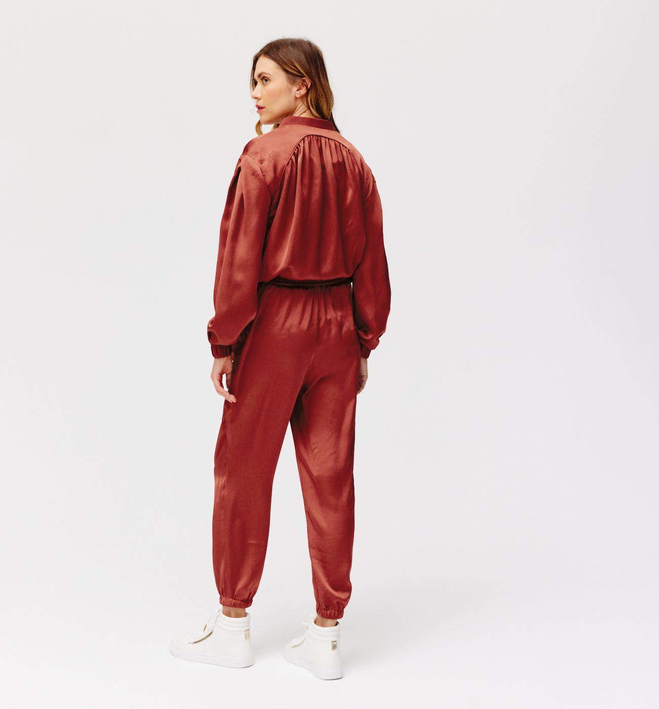 Pantalón satinado talle alto