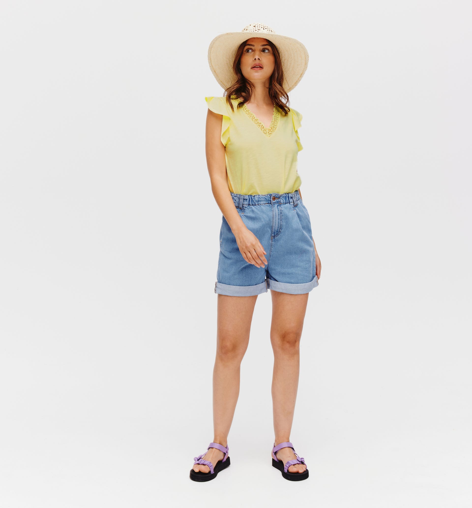 Broderie-anglaise detail top