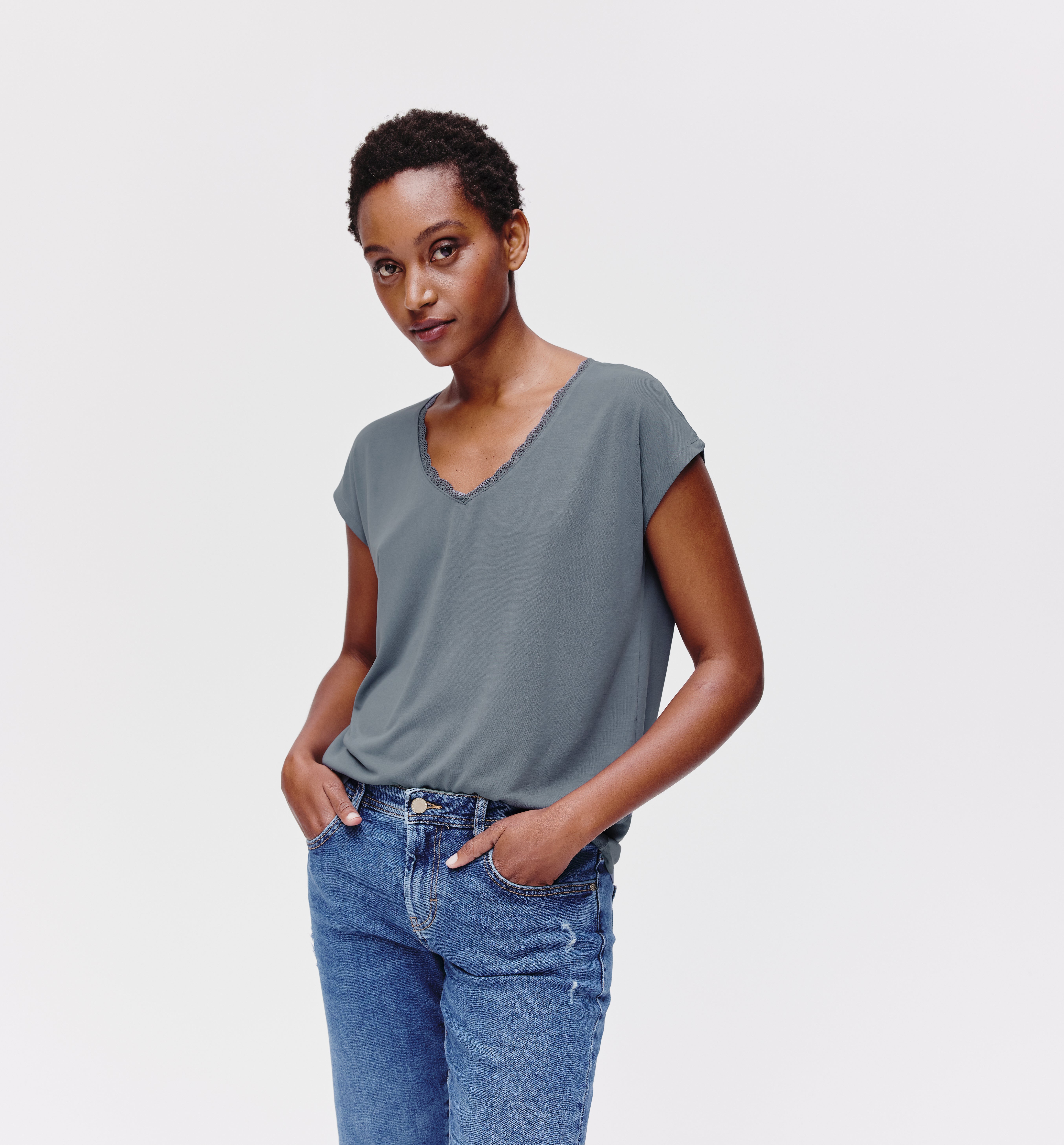 V-neck lace trim top - Grey