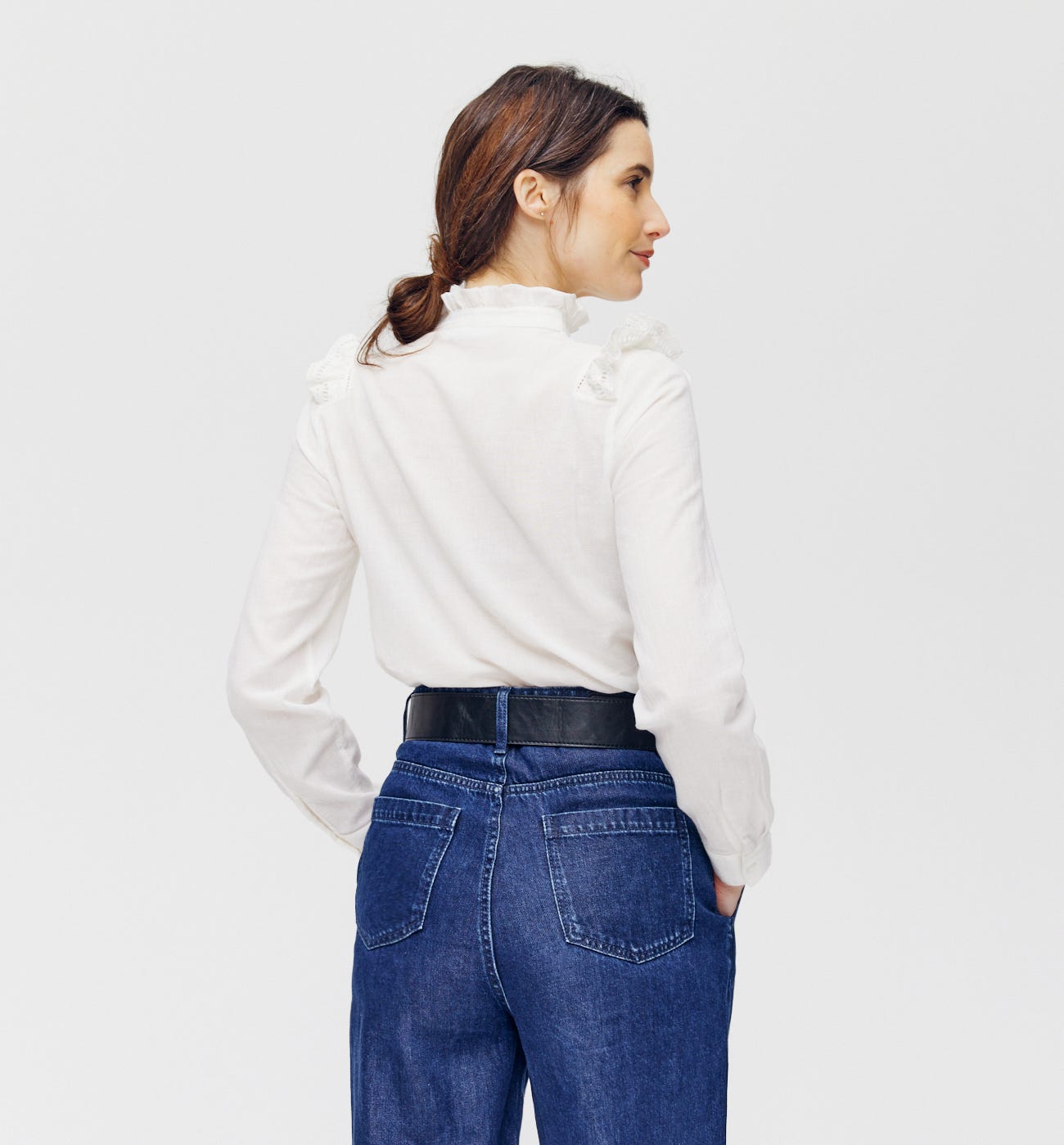 Bestickte Bluse mit Volants