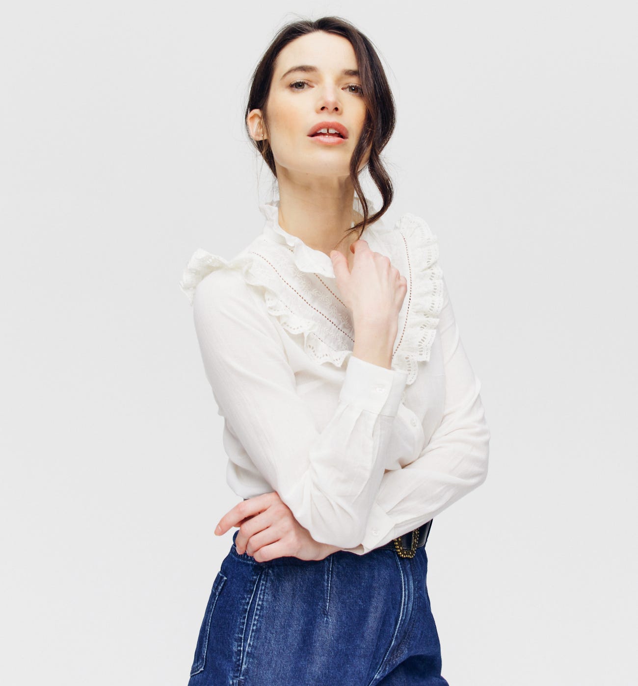 Bestickte Bluse mit Volants