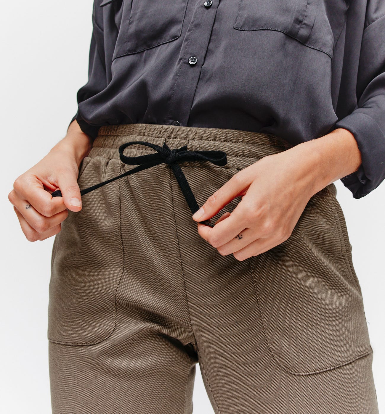 Jogpants im urbanen Look