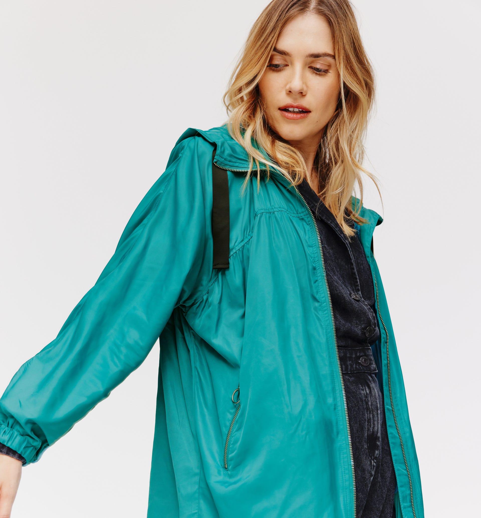 Satin hooded windcheater