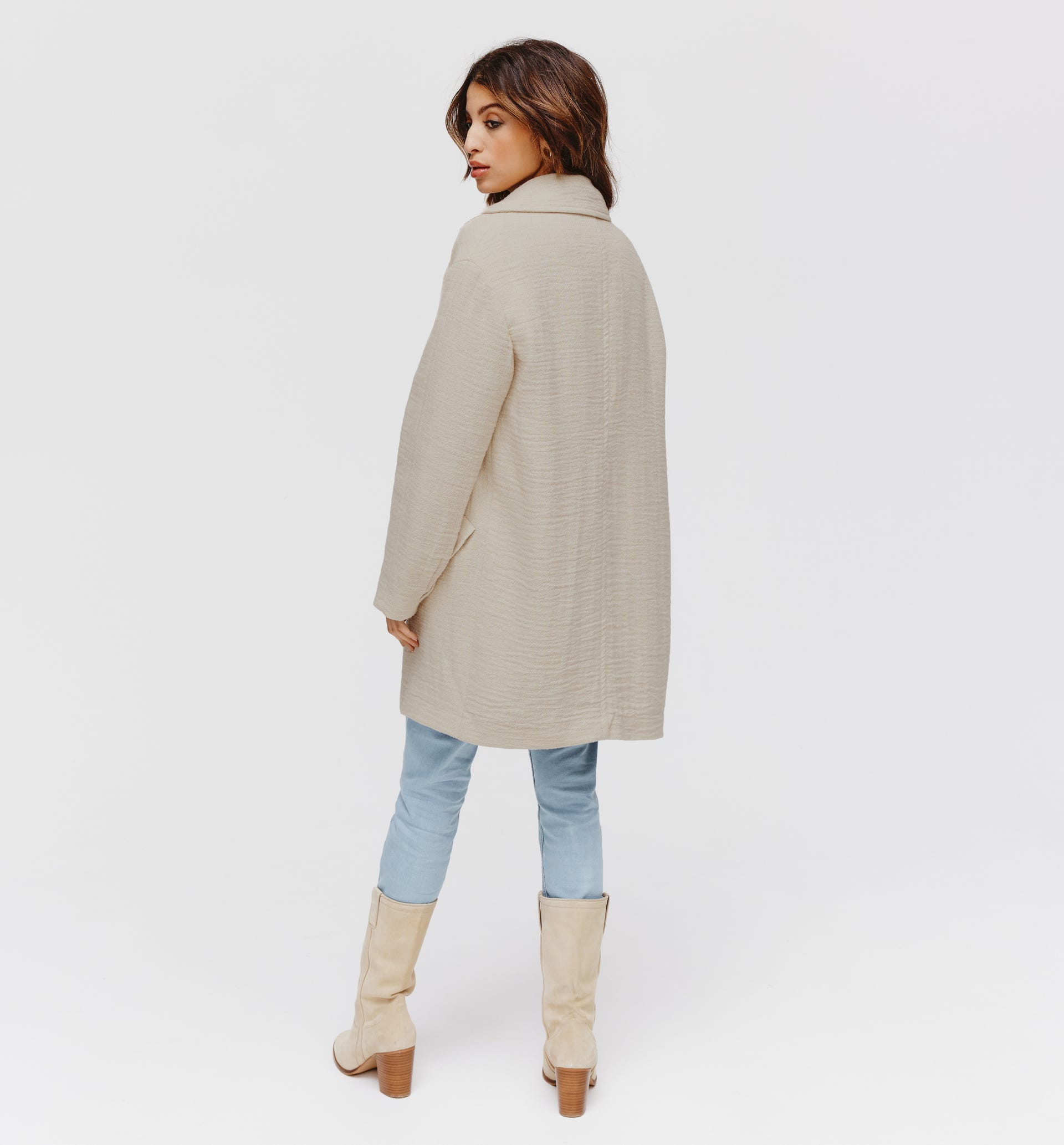 Lightweight unicolour coat
