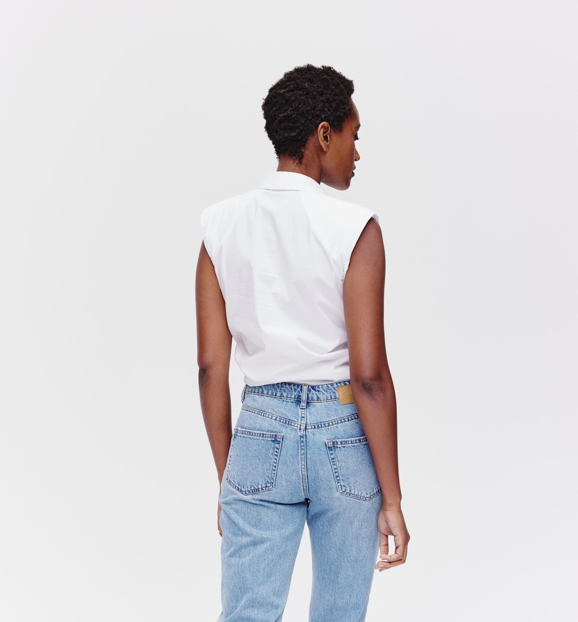 Camicia con spalline imbottite