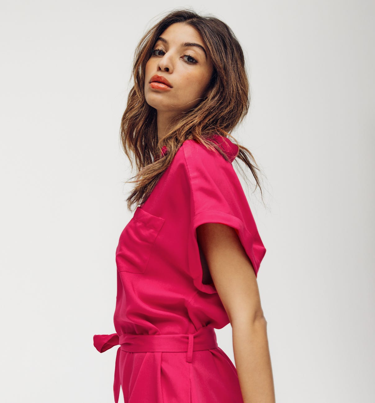 Kurzarm-Kleid mit Gürtel
