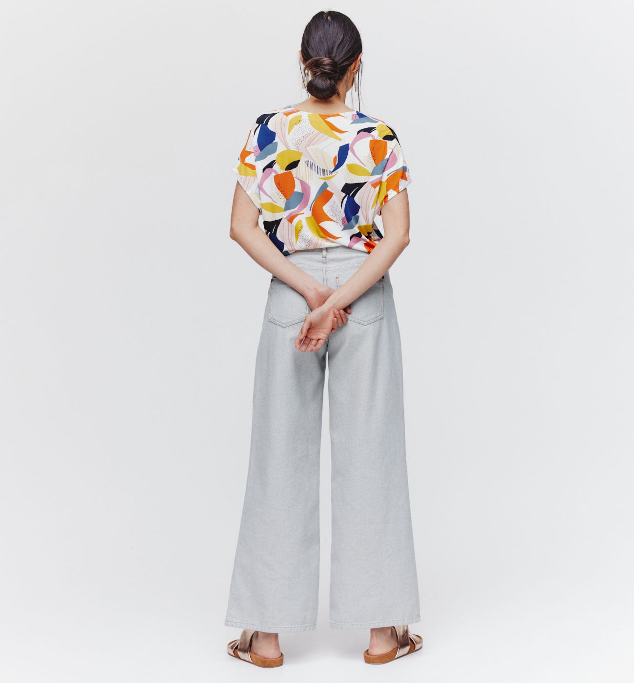 Short-sleeved top