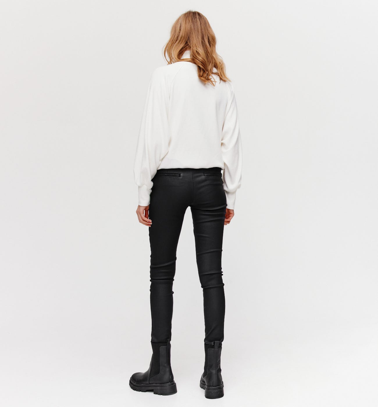 Coated skinny trousers