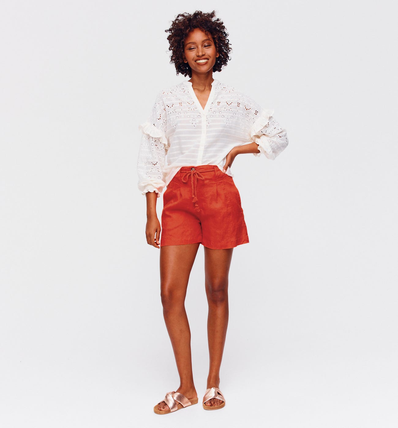 Linen high-waist shorts