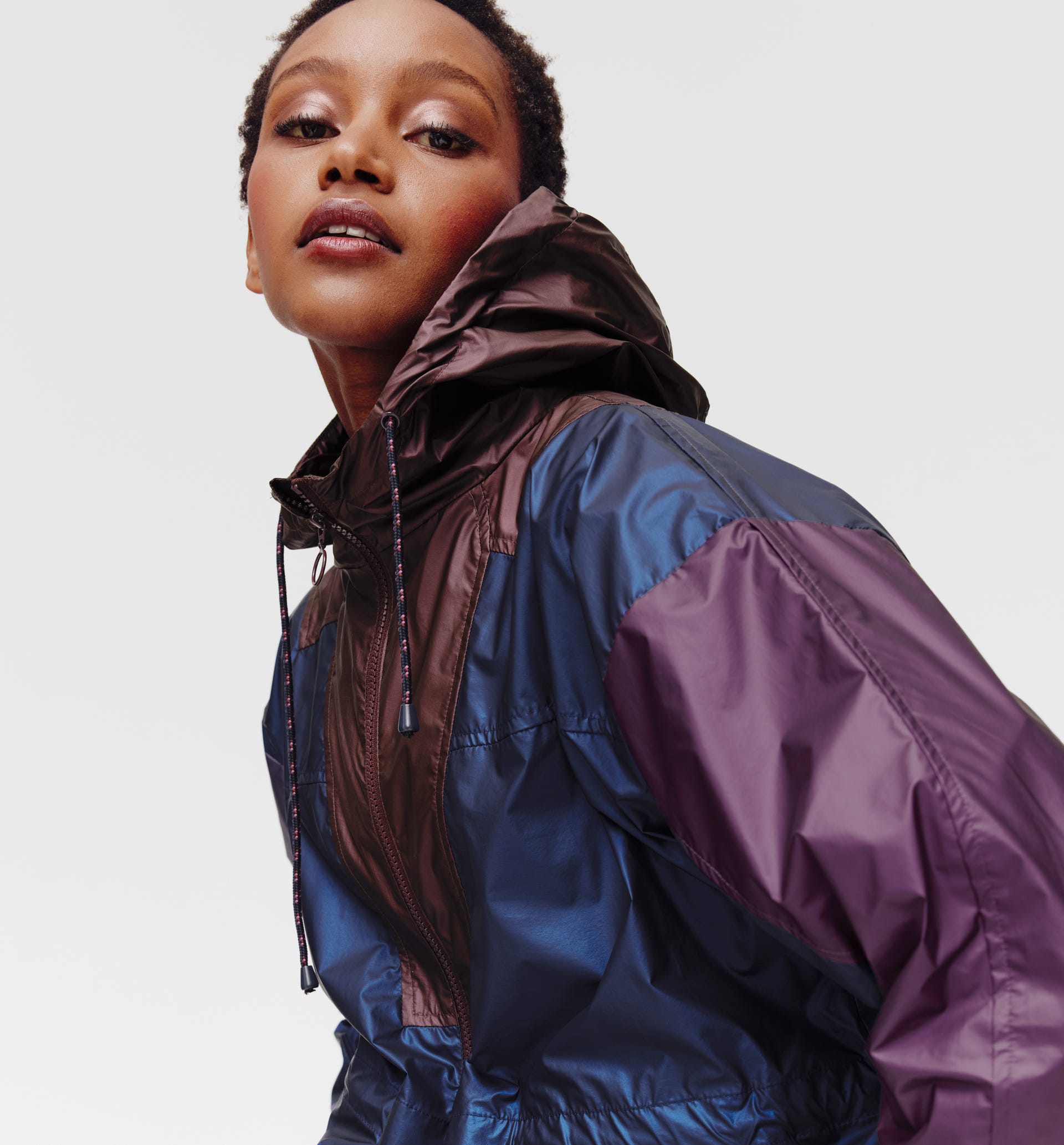 Windjacke mit Kapuze