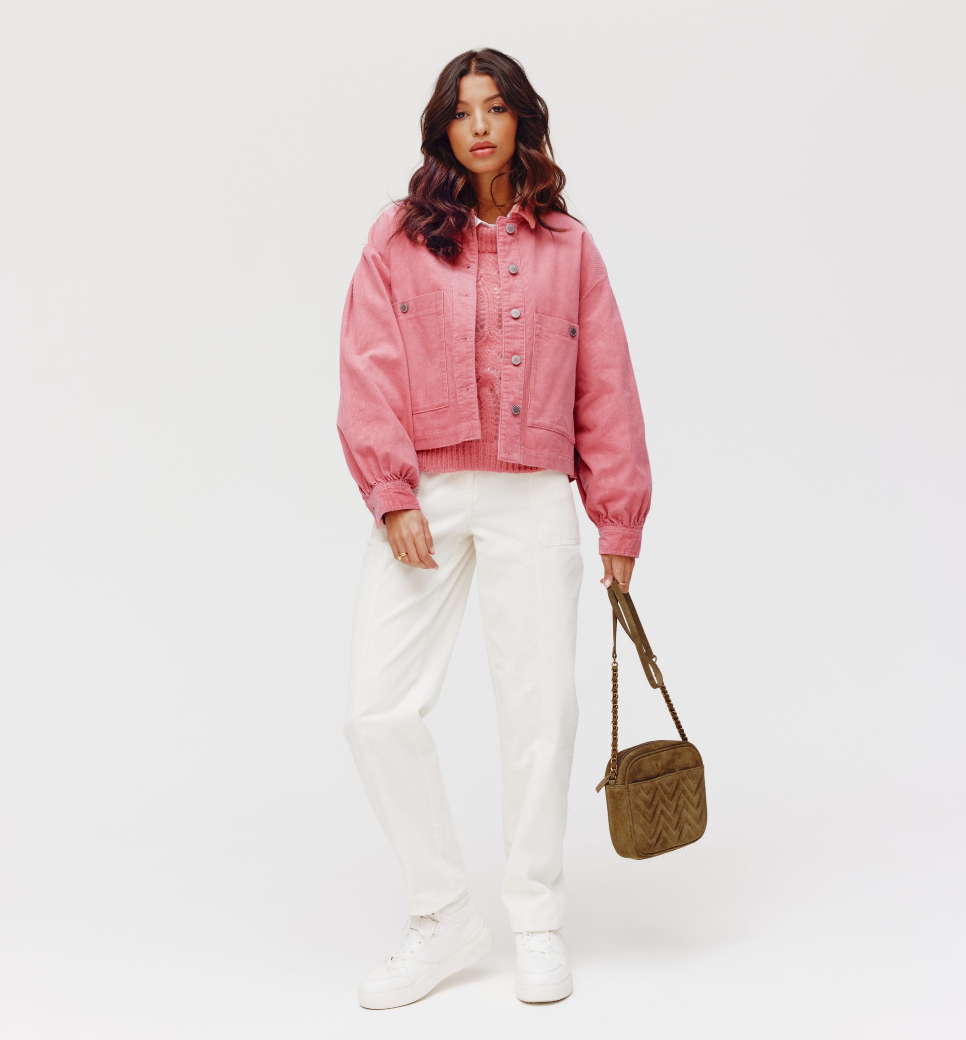 Kurzer Pullover mit Lochmuster