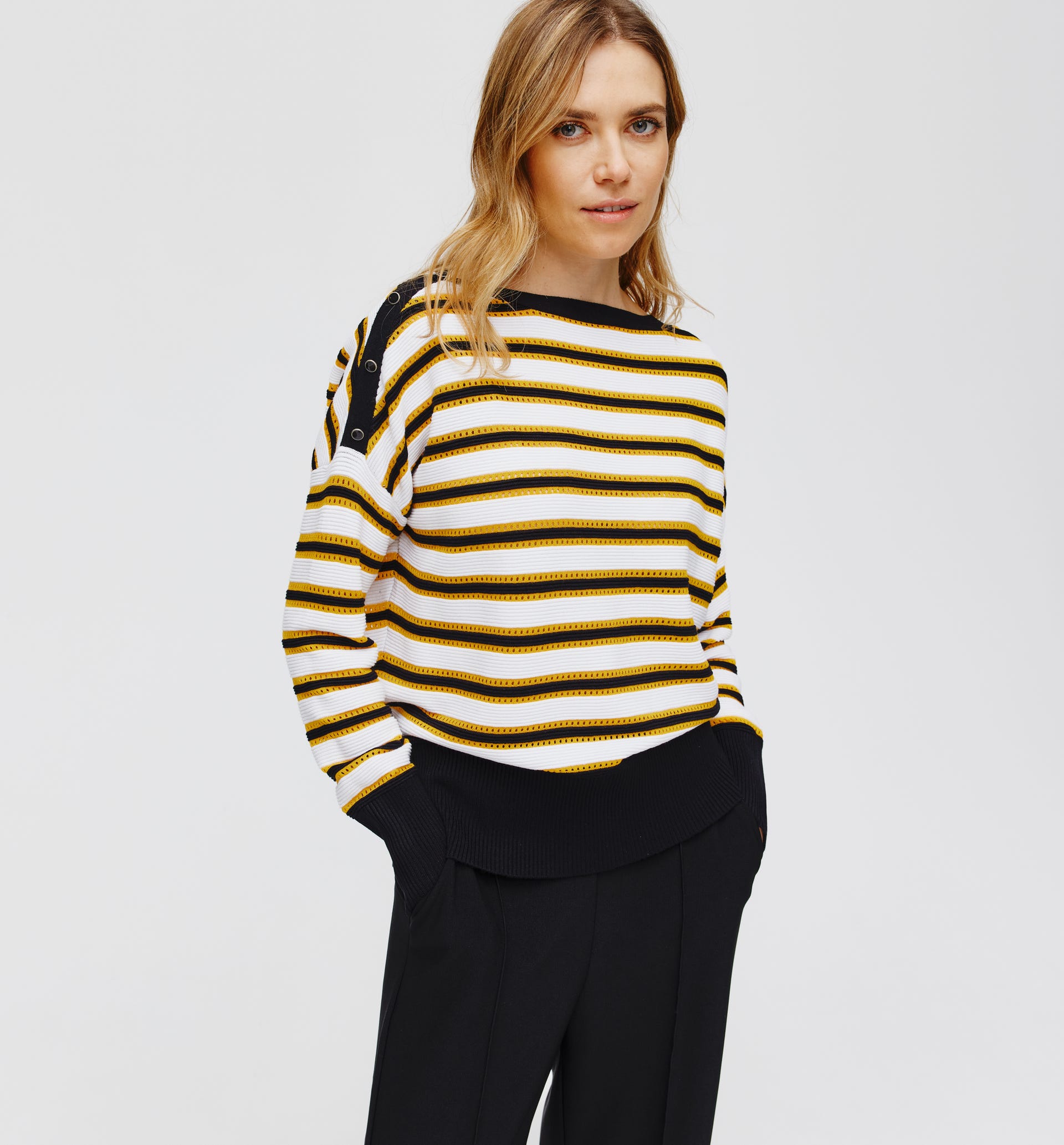 Oversizowy sweter