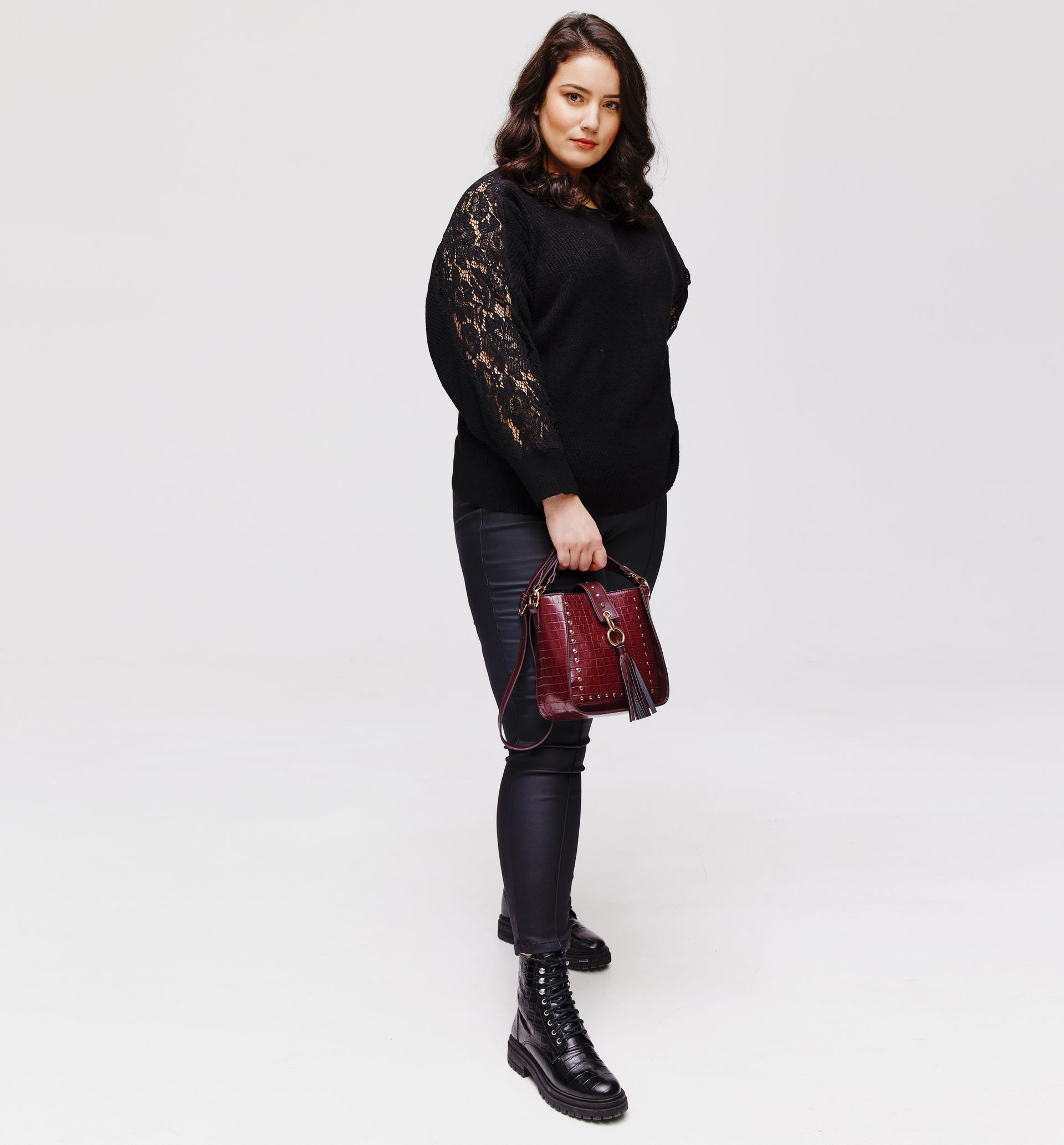 Oversize-Pullover mit Spitze