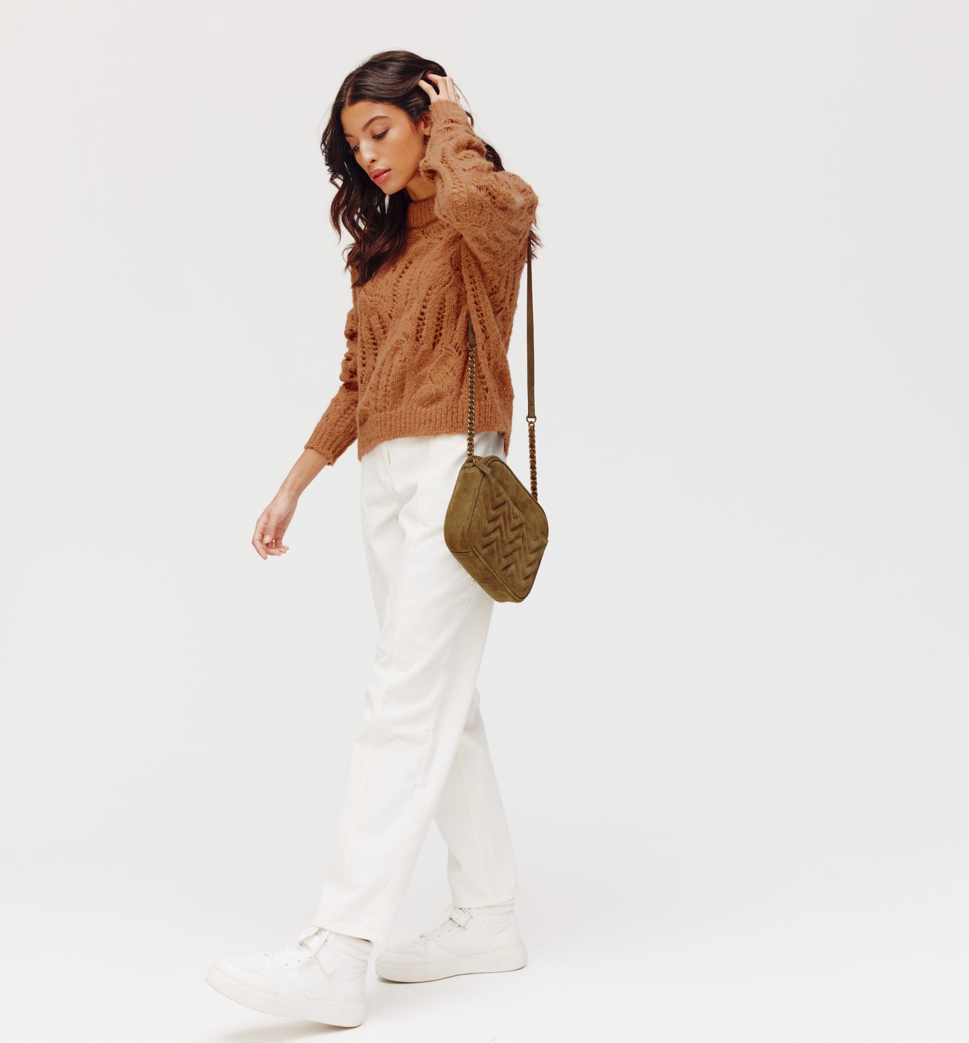 Kurzer Pullover mit Lochmuster
