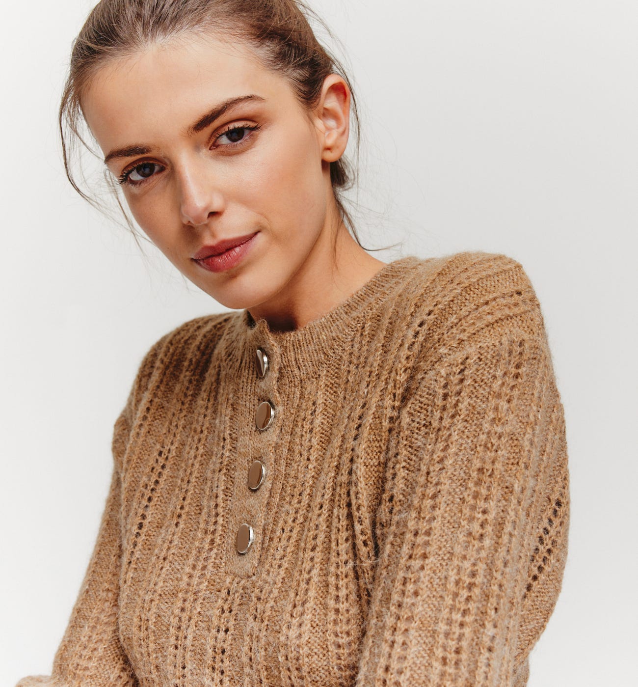 Pull ajouré à col boutonné