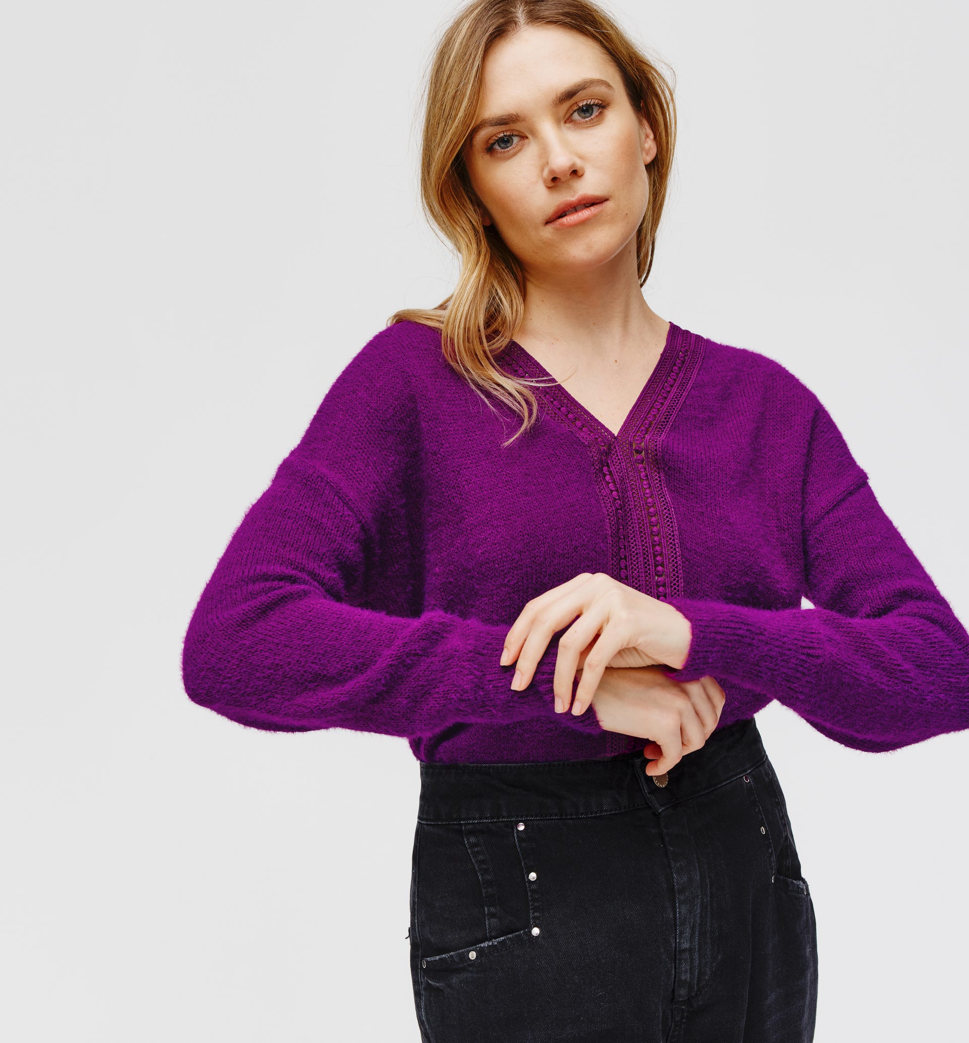 Pull moelleux détail crochet