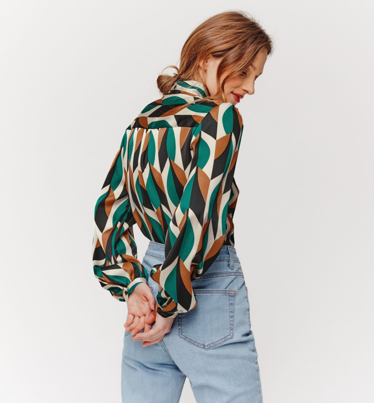 Camisa sedosa lavallière