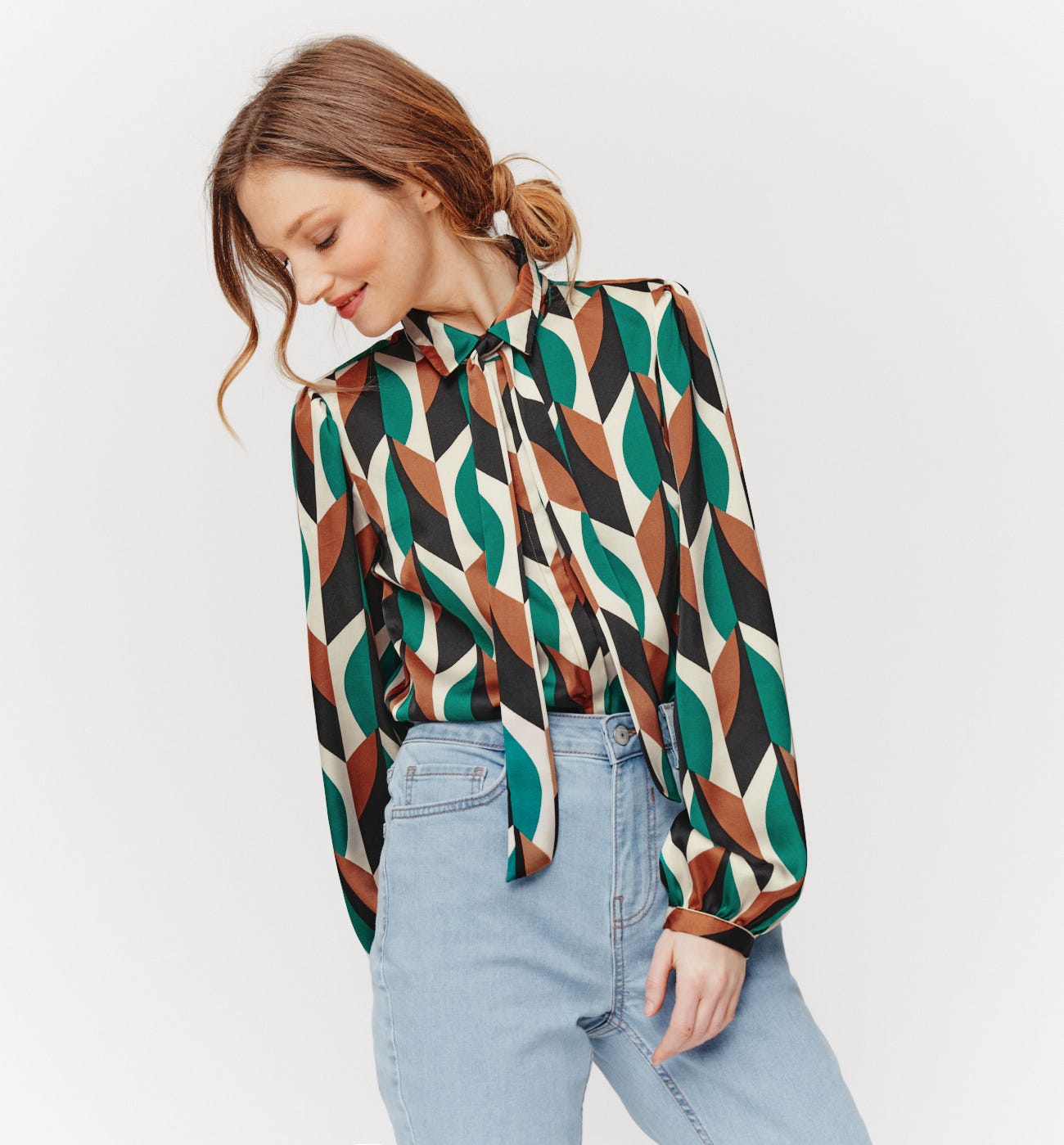 Camisa sedosa lavallière