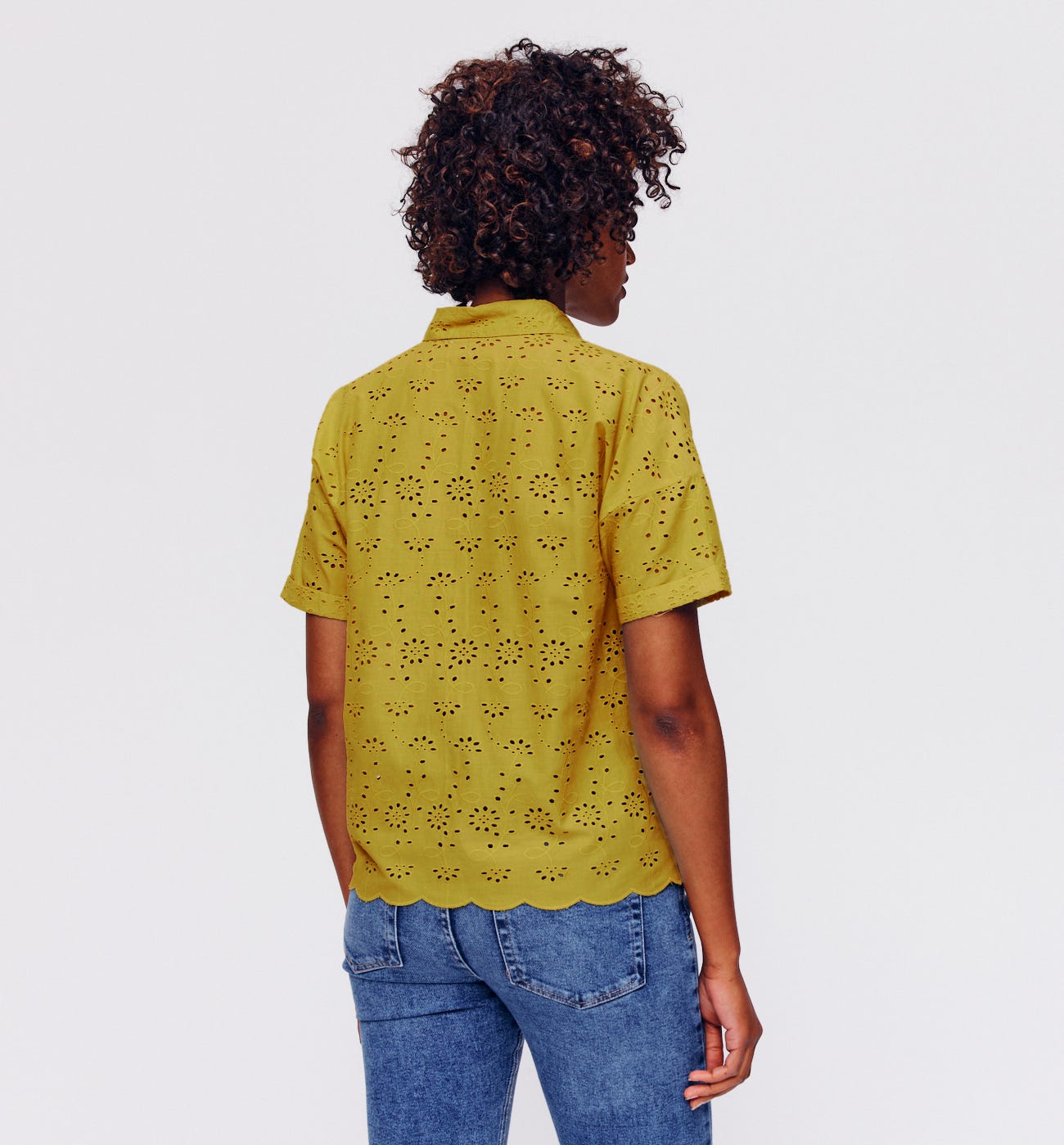 Chemise en broderie anglaise