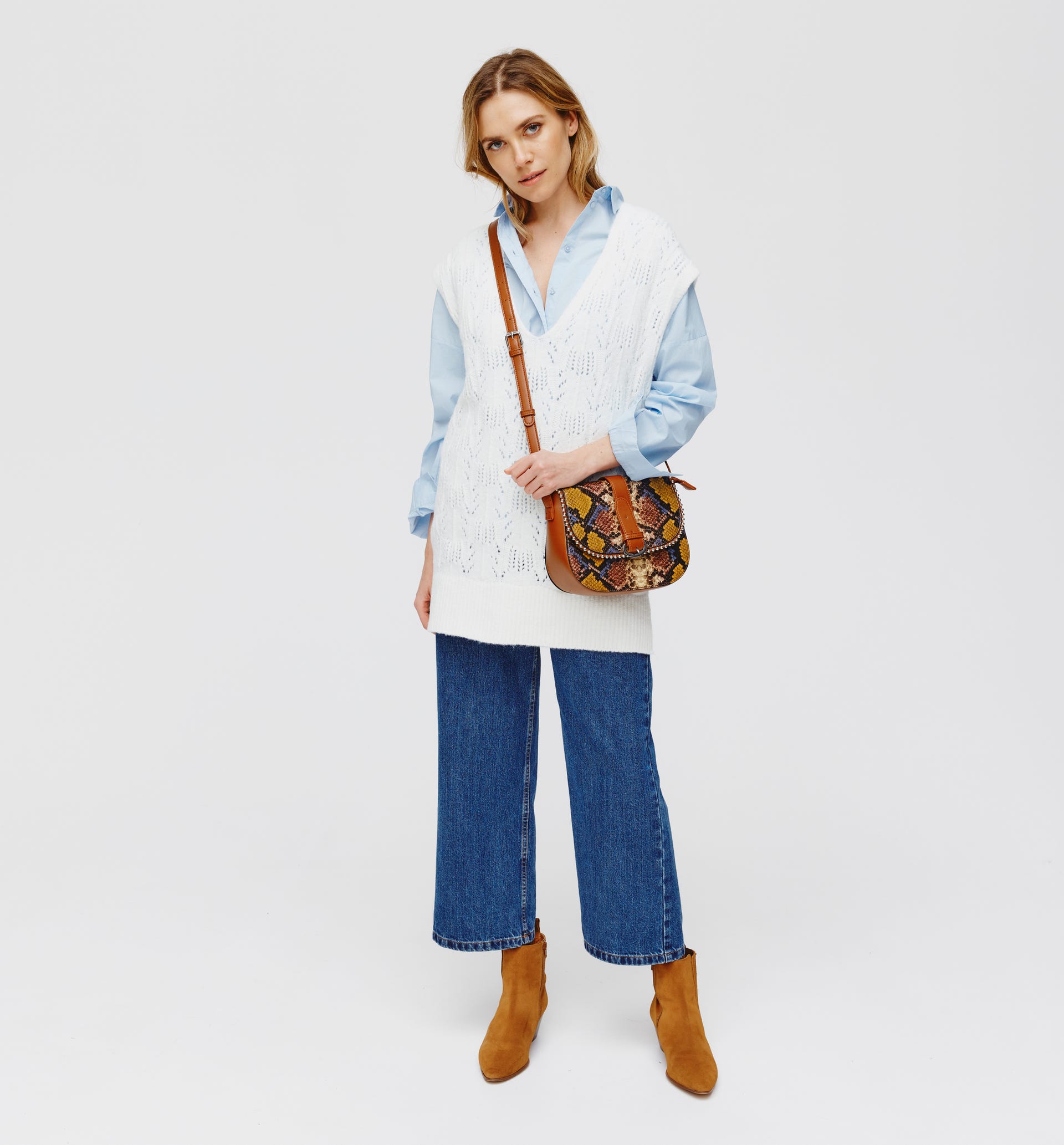 Long sleeveless jumper