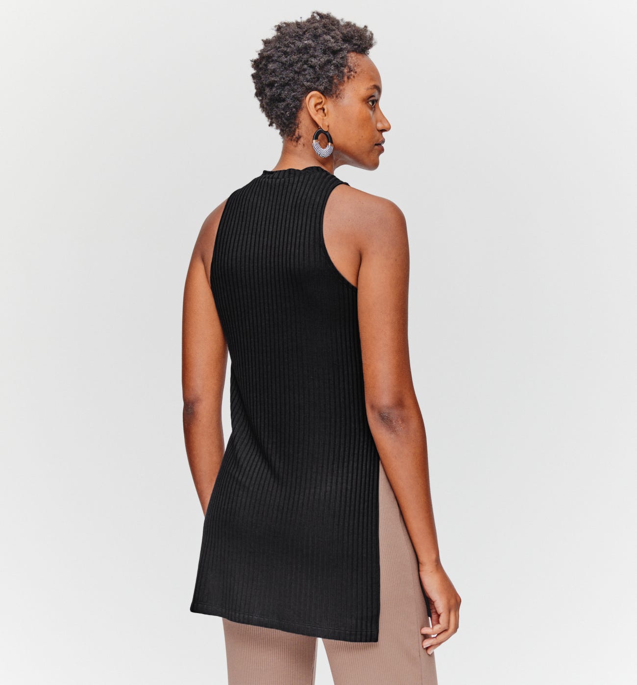 Long sleeveless jersey top