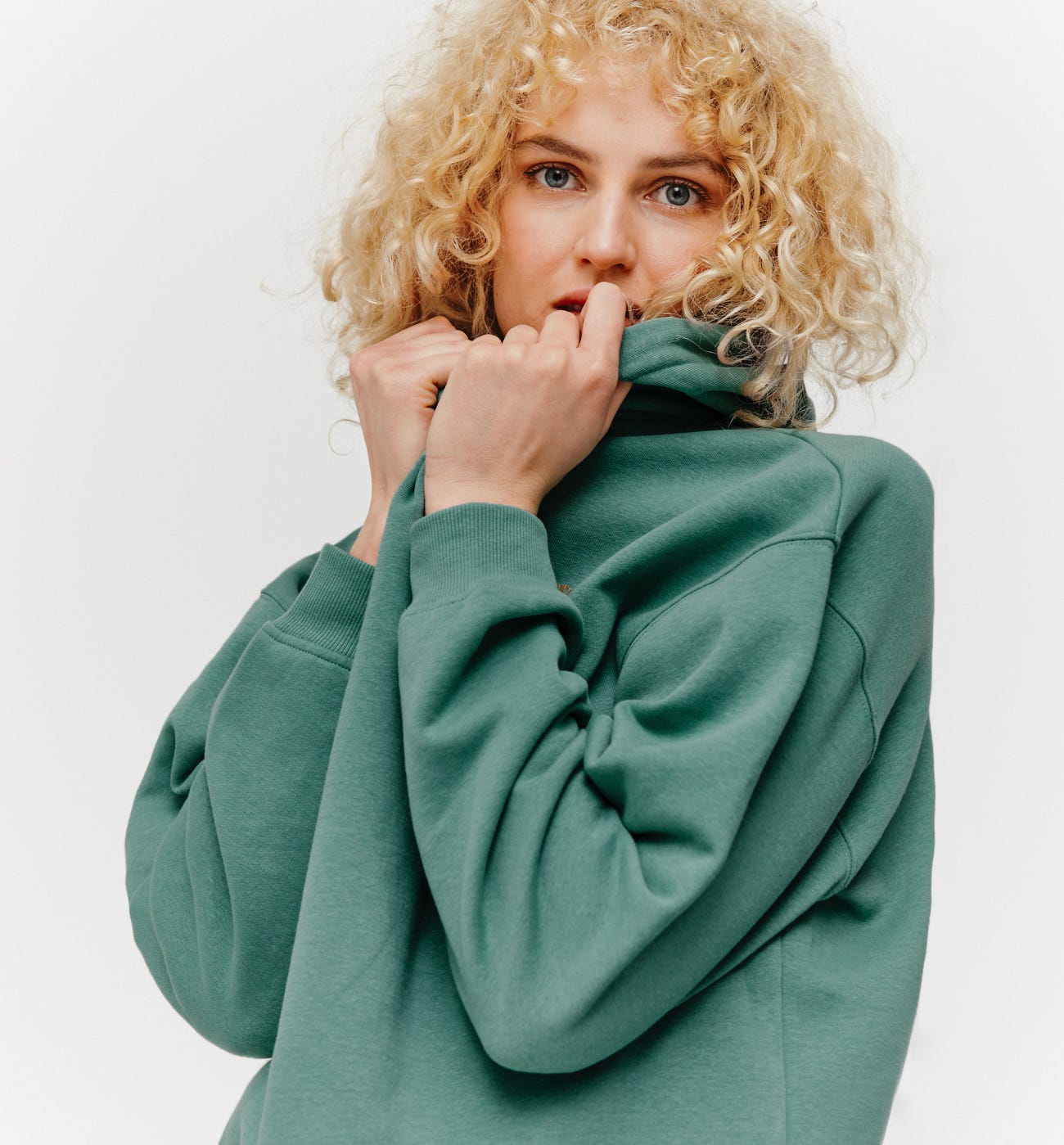 Sweatshirt with hood