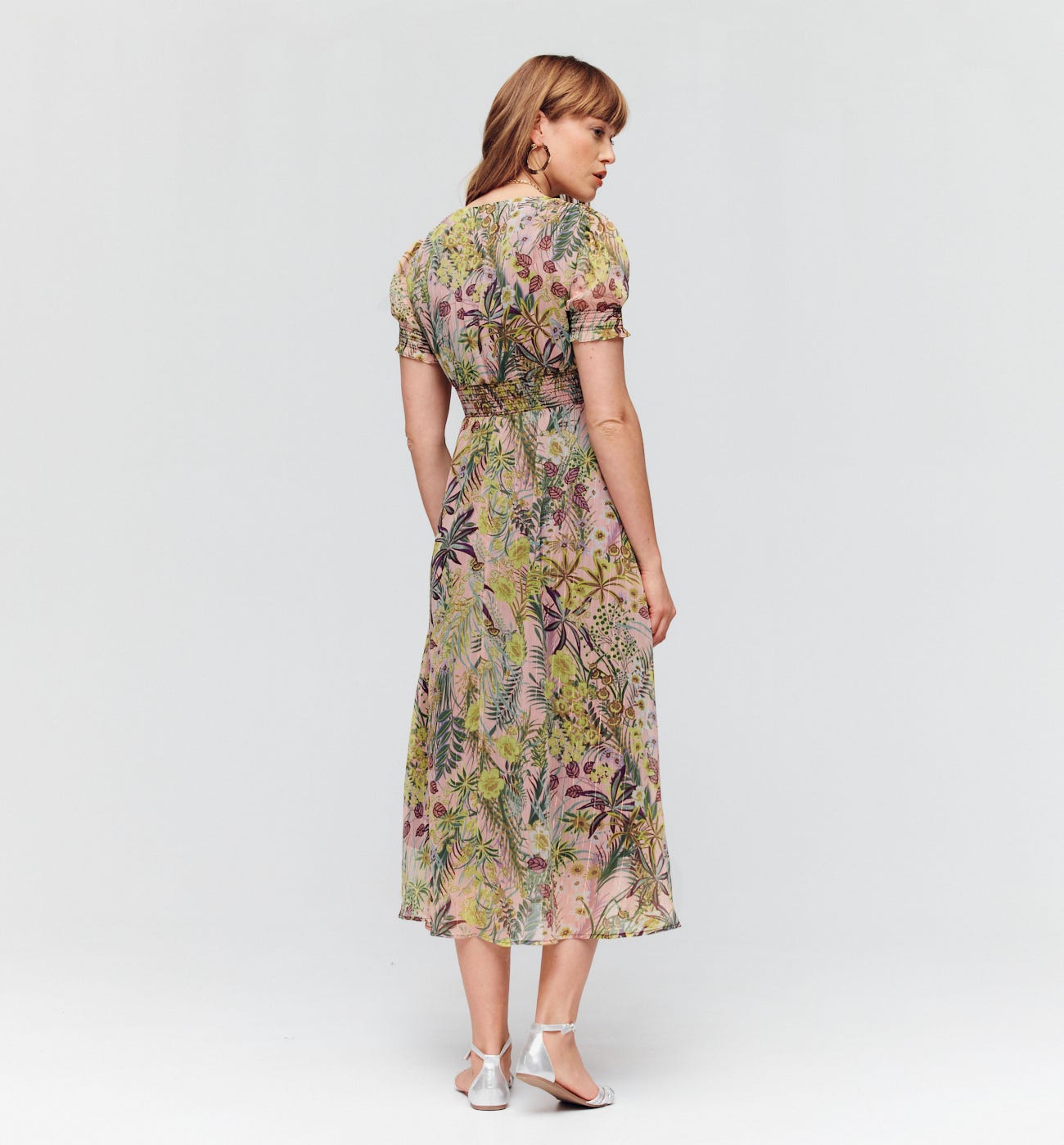 Langes bedrucktes Kleid