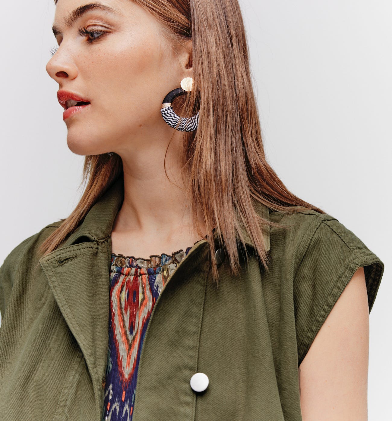Sleeveless jacket
