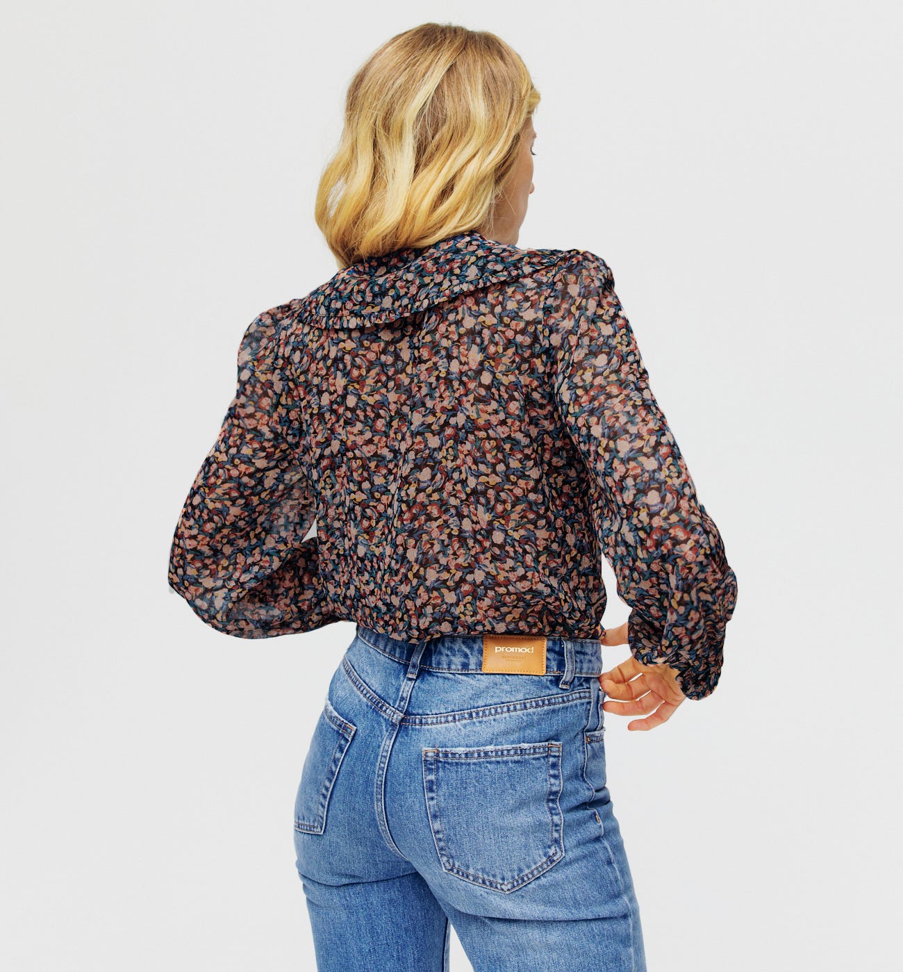 Hemdbluse mit XXL-Bubikragen