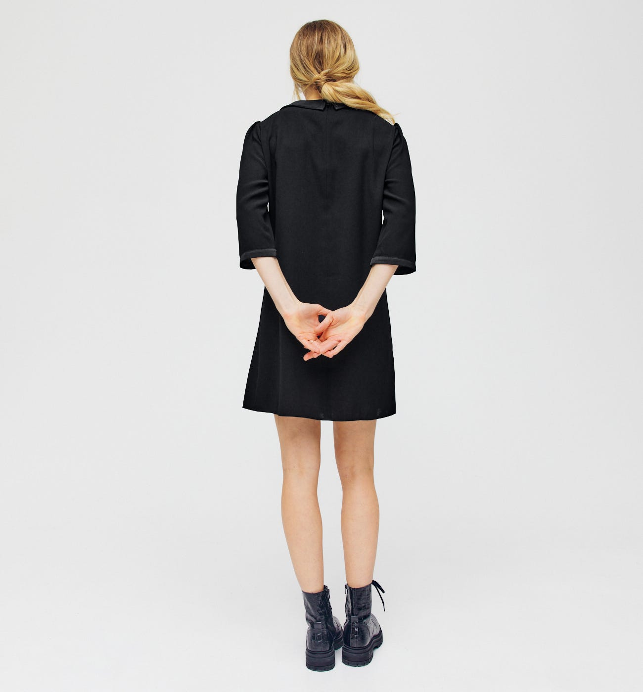 Kleid mit Bubikragen