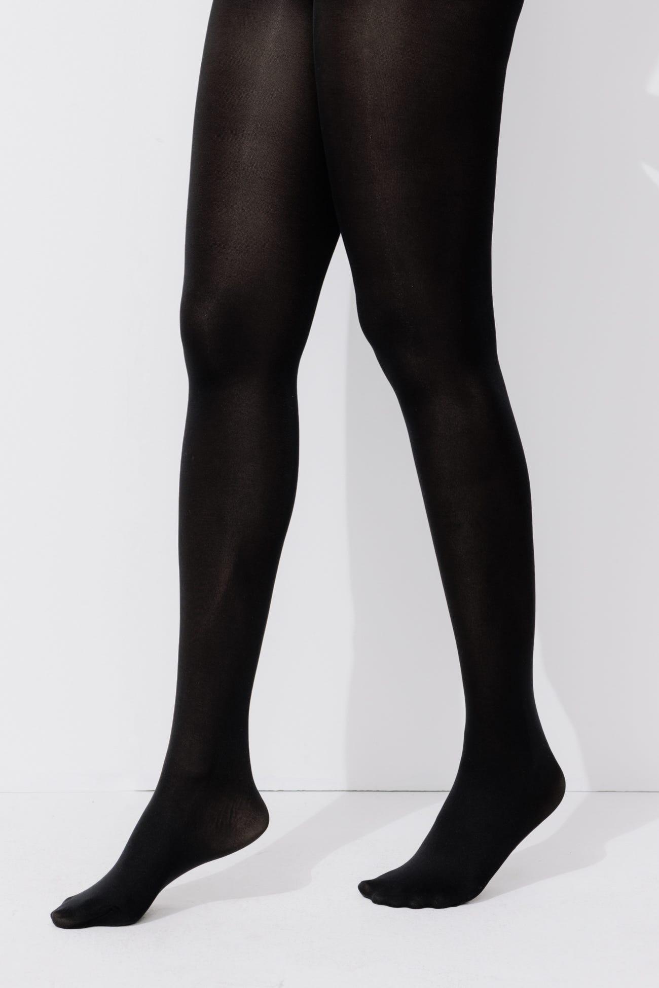 Semi-opaque tights
