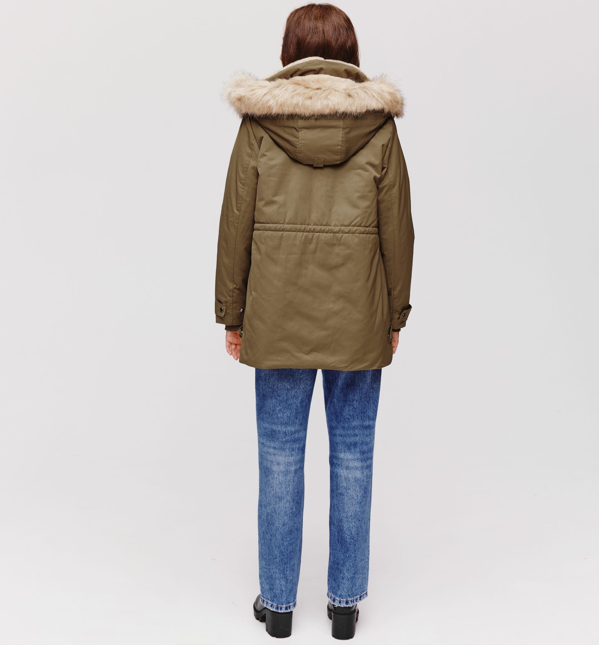 Parka con capucha