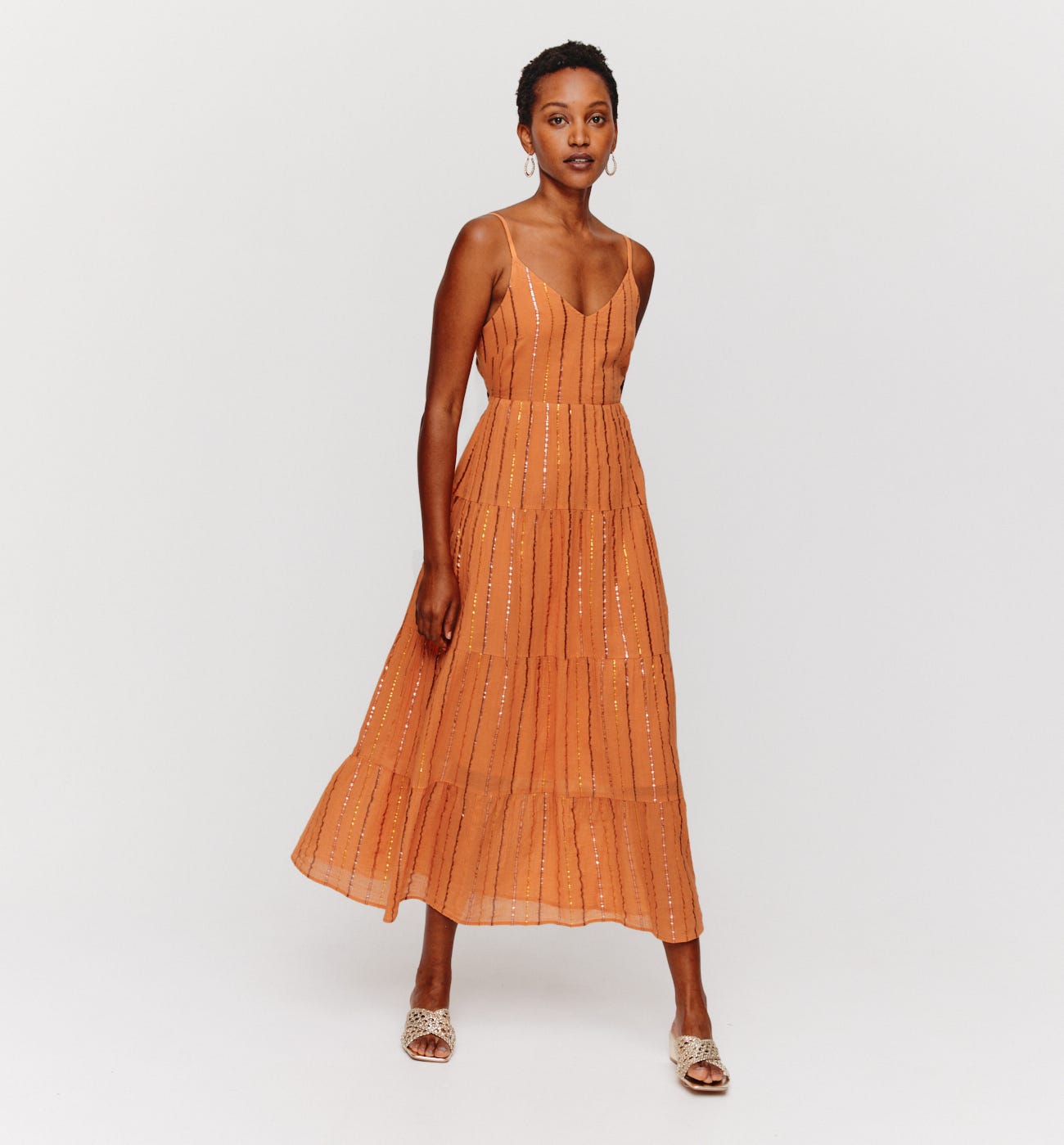 Robe mi-longue volantée