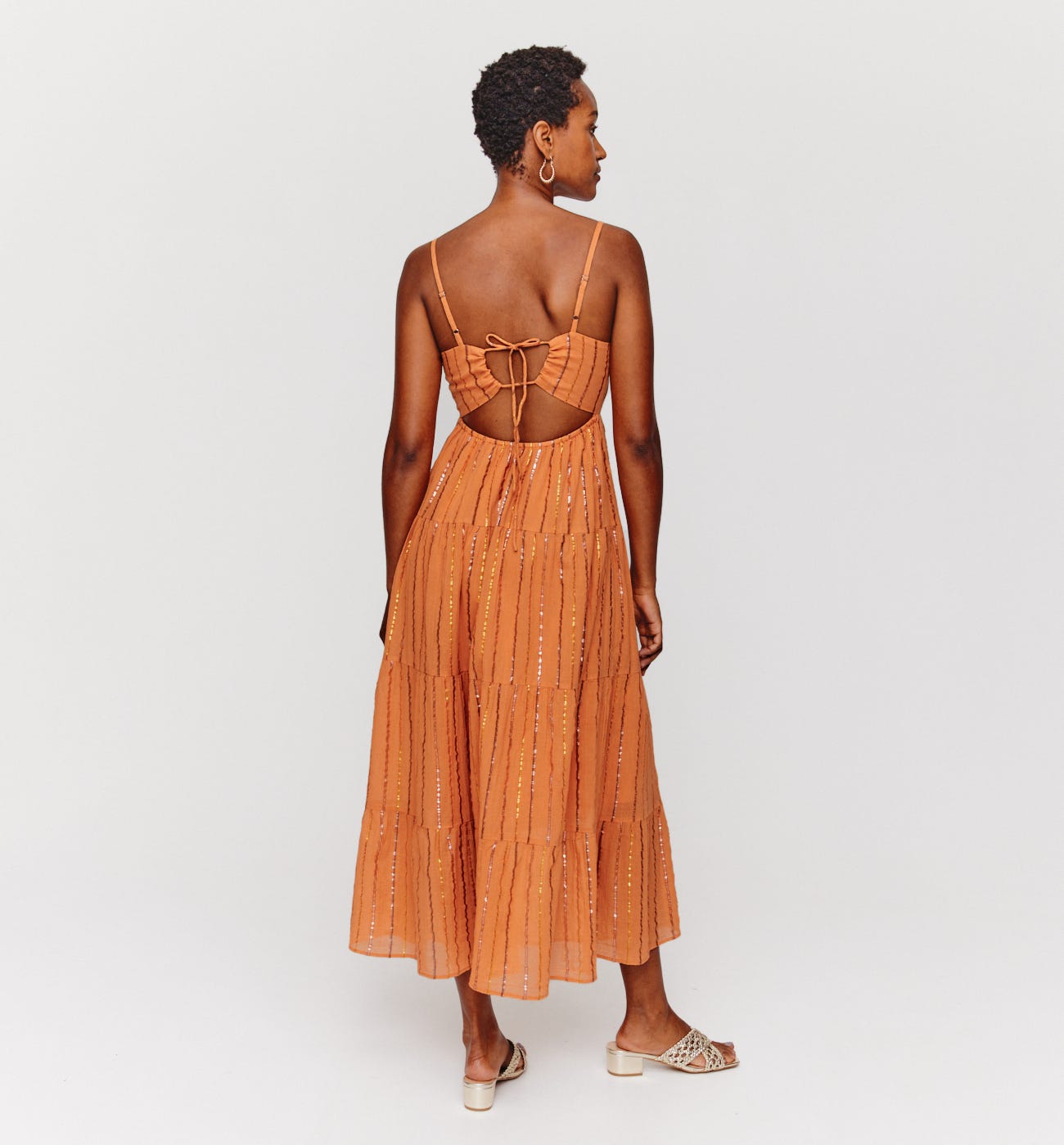 Robe mi-longue volantée